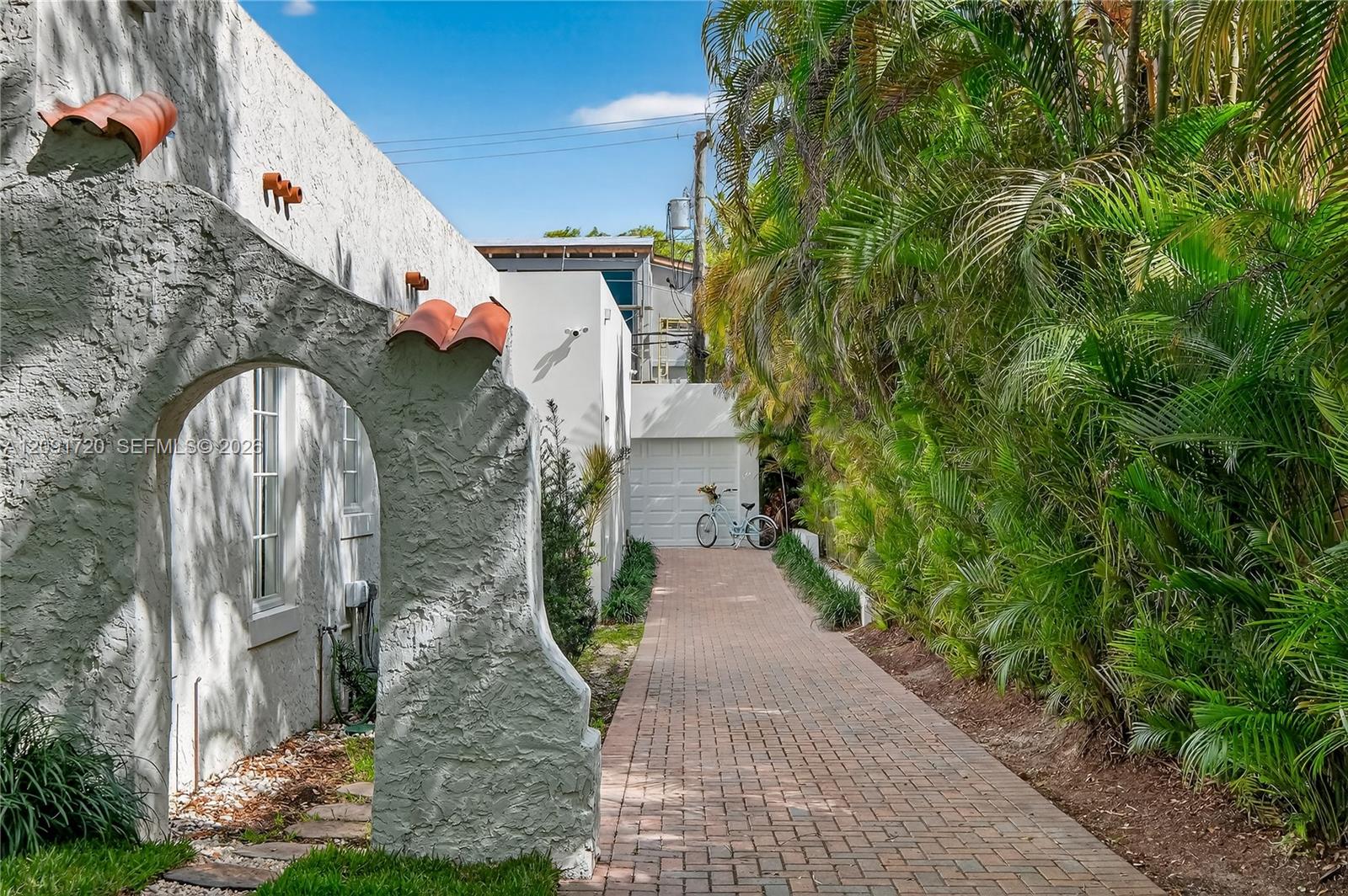1109 Almeria Avenue
