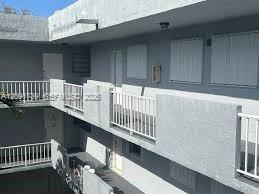 1725 W 60th Street