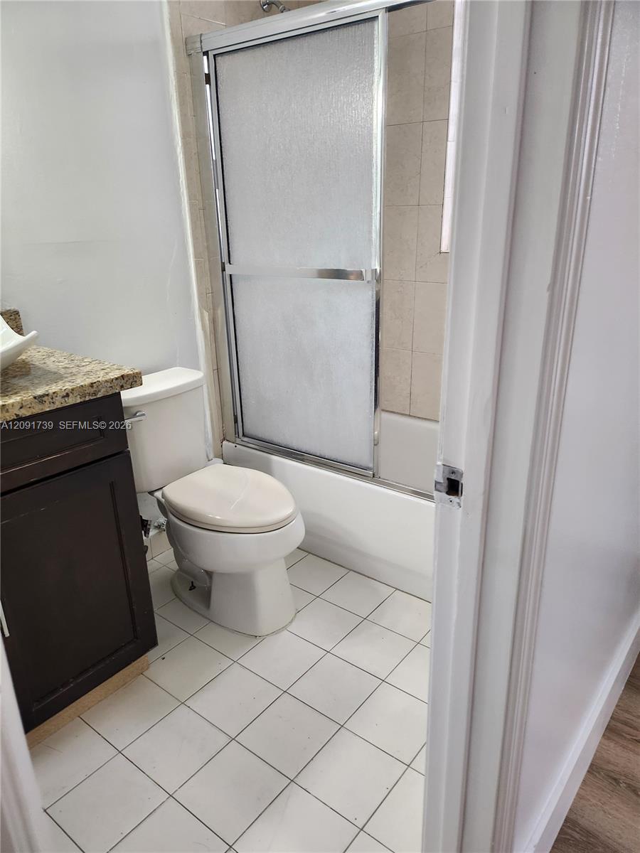 1725 W 60th Street