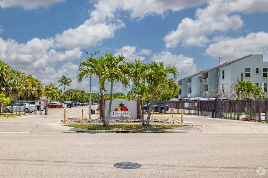 1725 W 60th Street