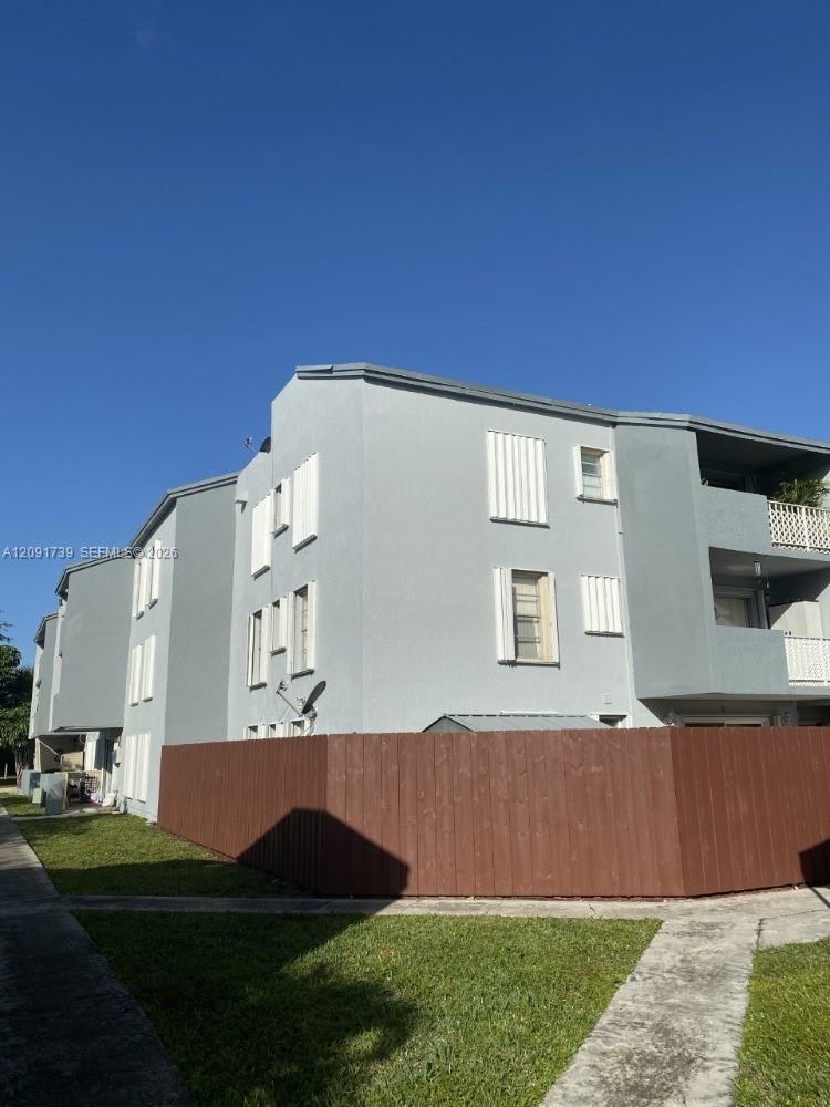 1725 W 60th Street