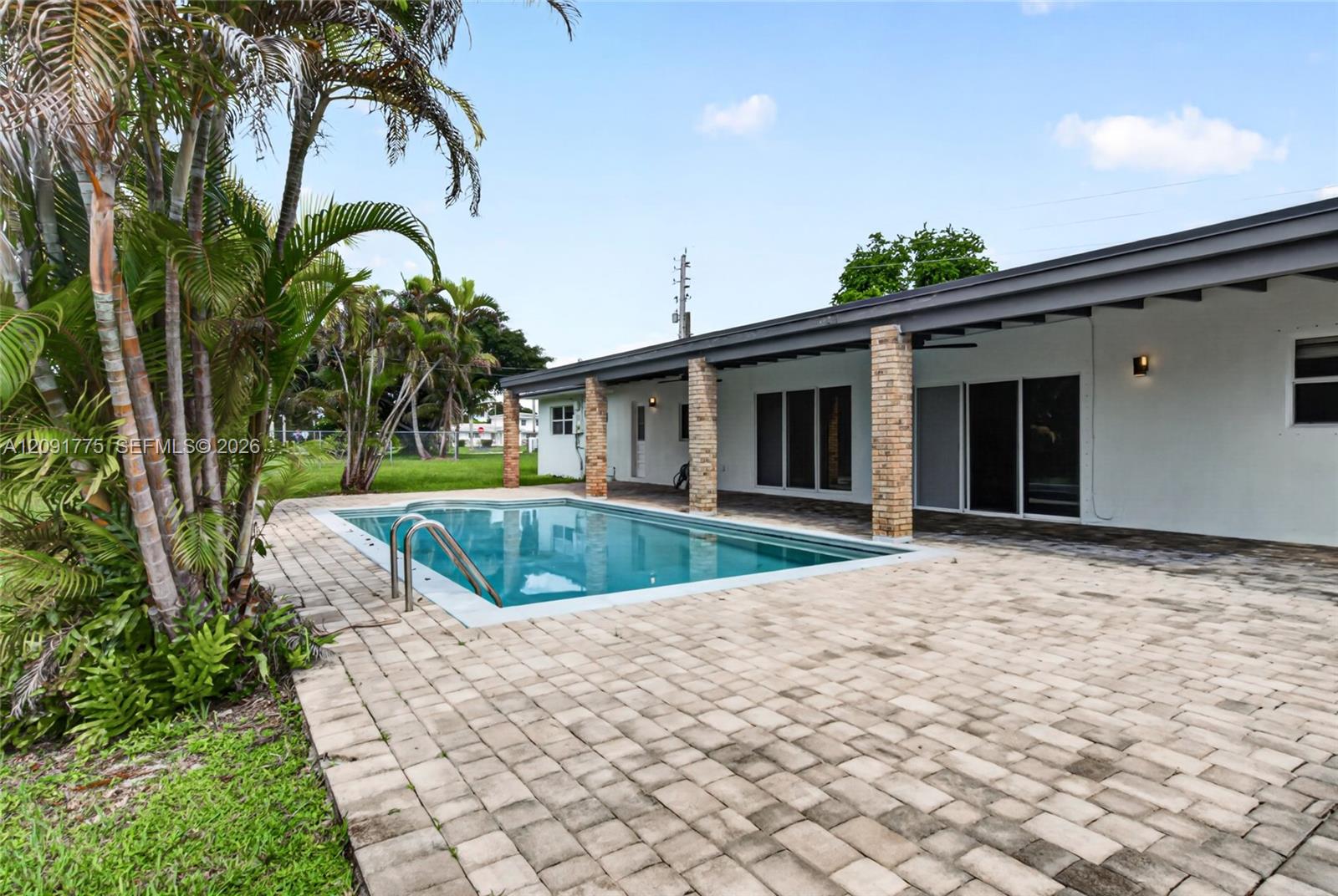 17400 SW 89th Court