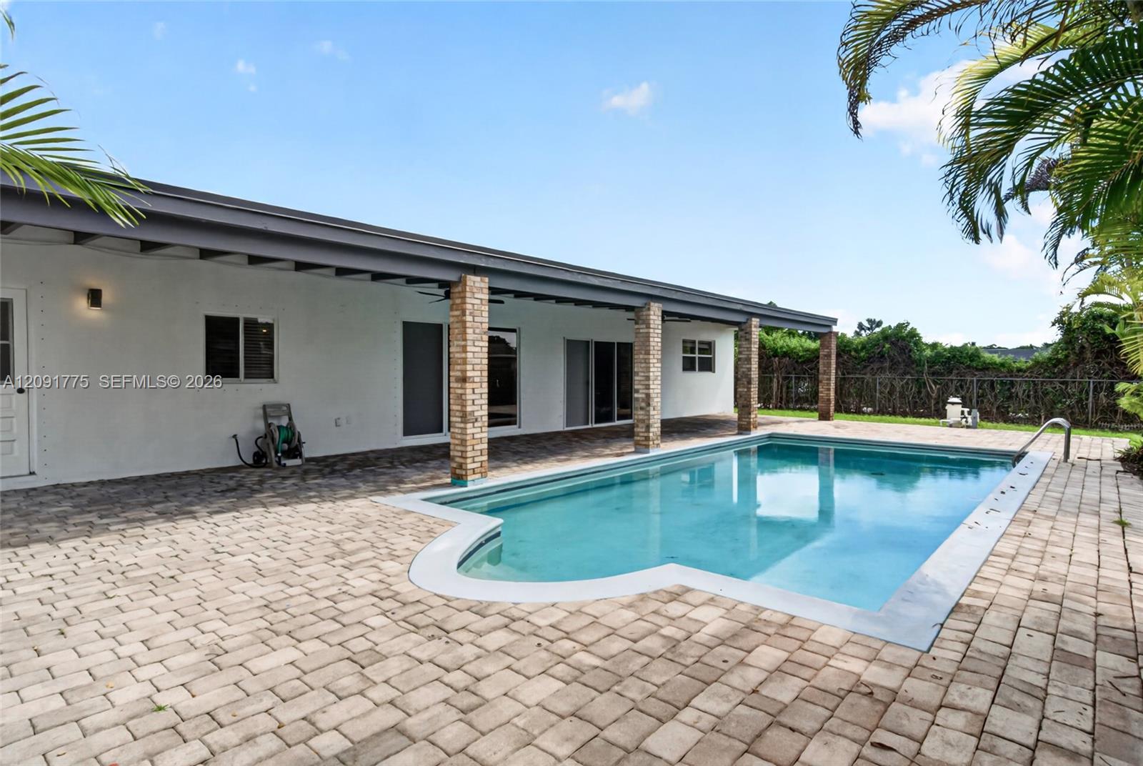 17400 SW 89th Court