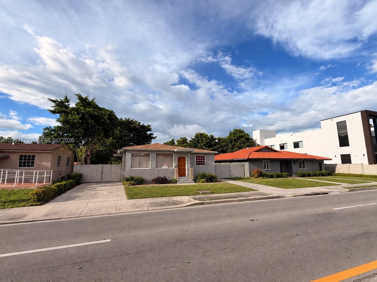 275 E 49th Street