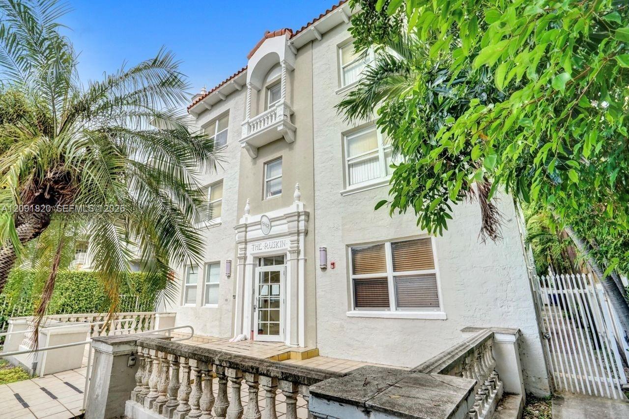 1542 Drexel Avenue