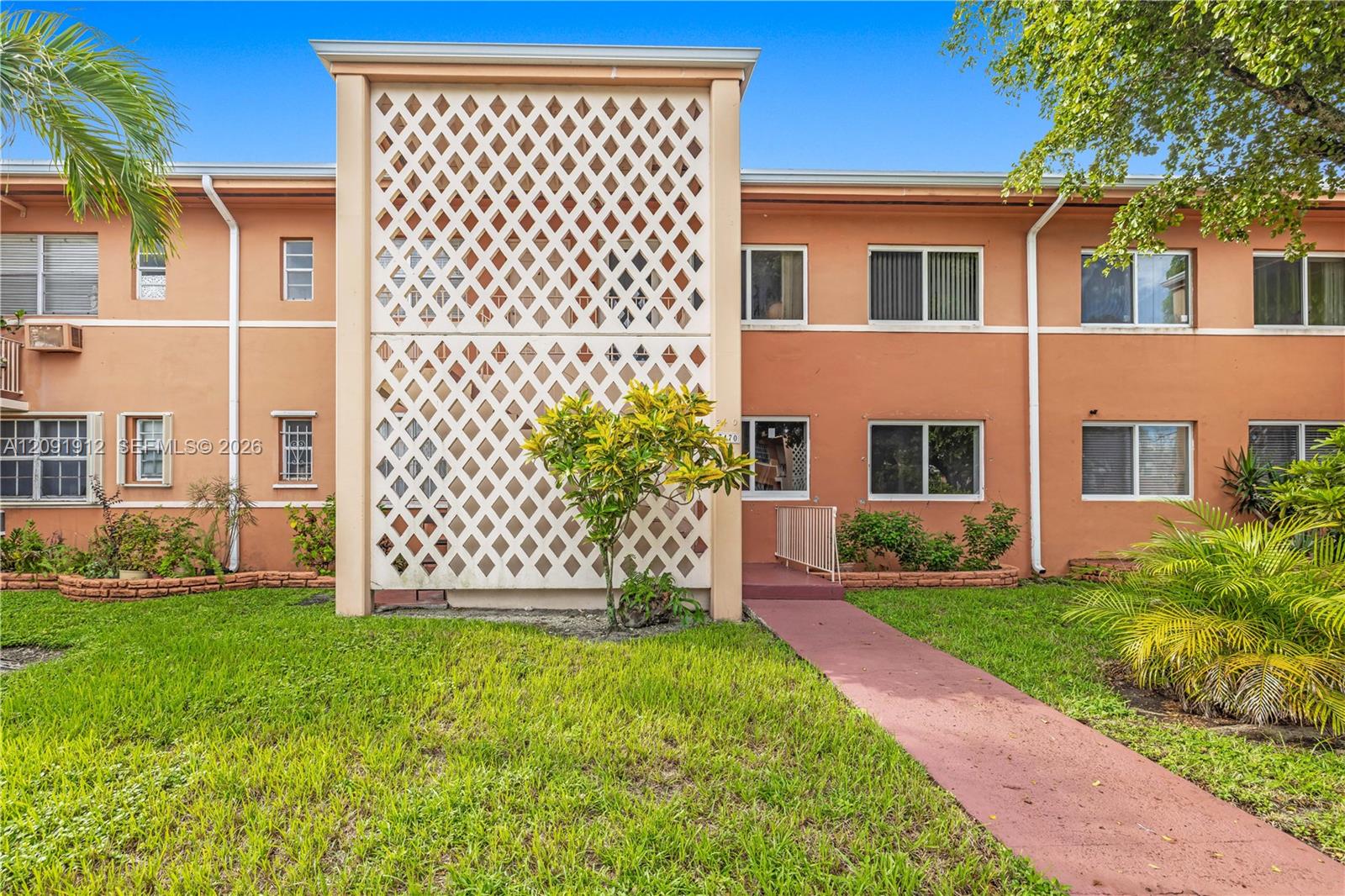 3470 SW 10th Street