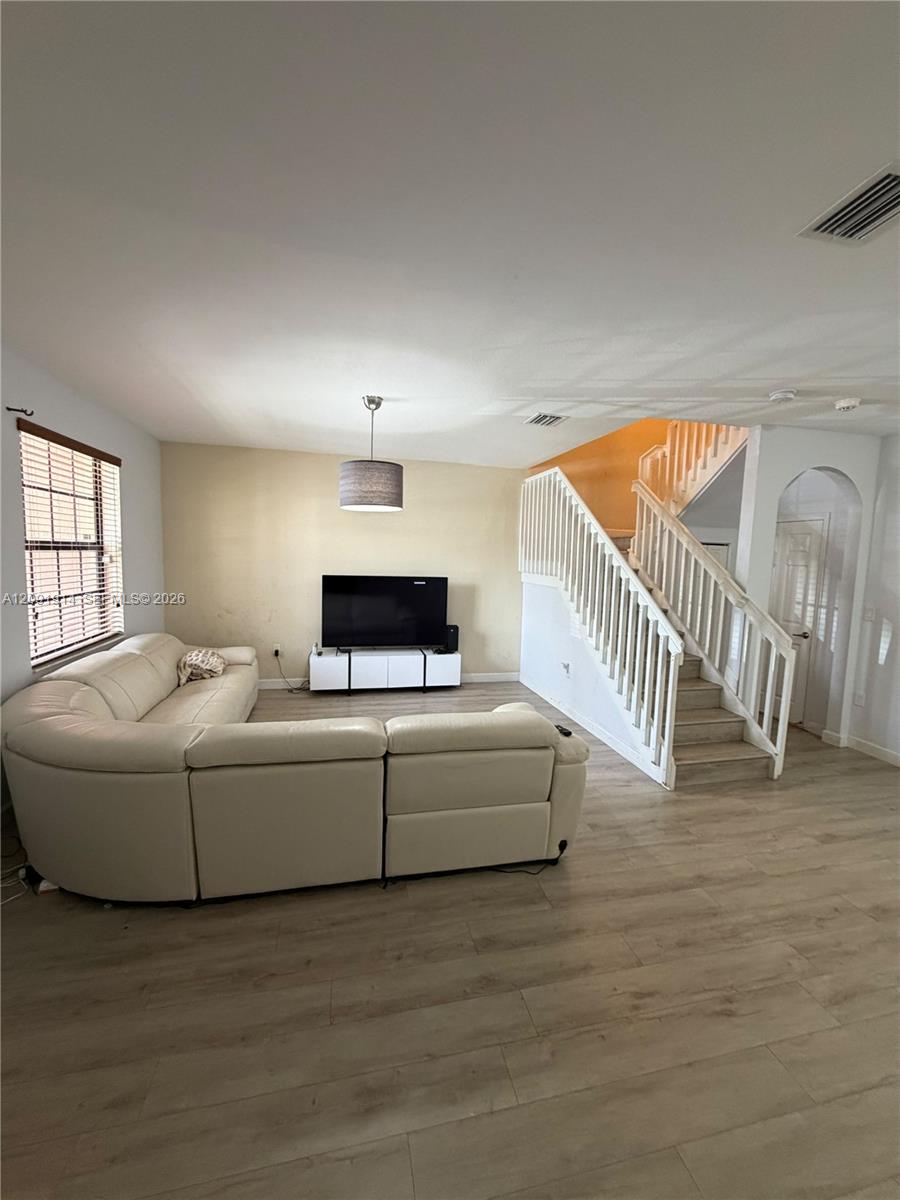 3515 W 89th Place