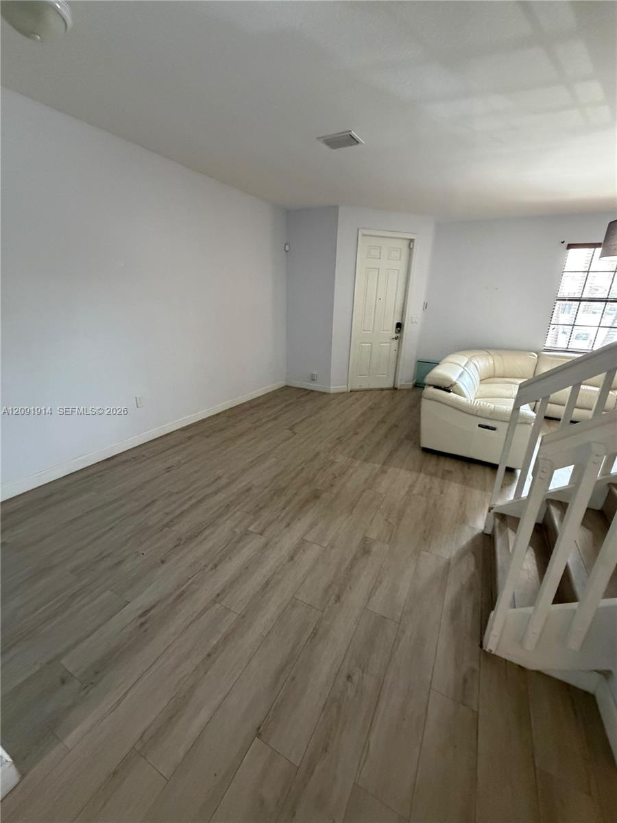 3515 W 89th Place