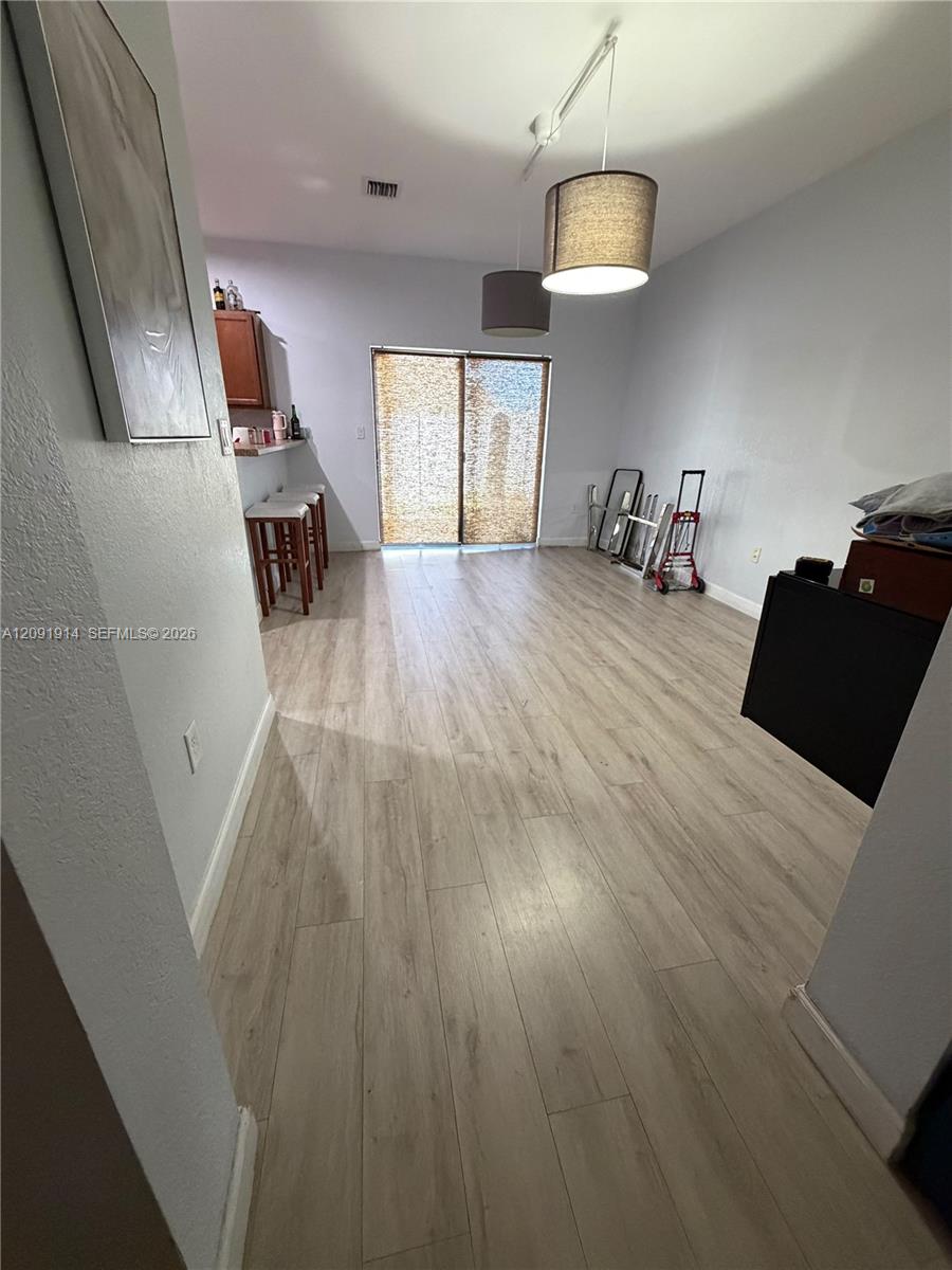 3515 W 89th Place