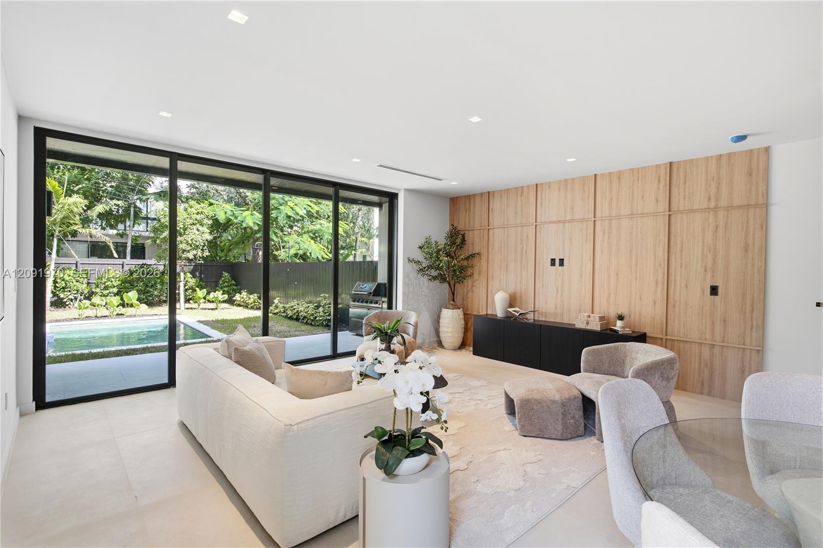 1017 SW 13th Court