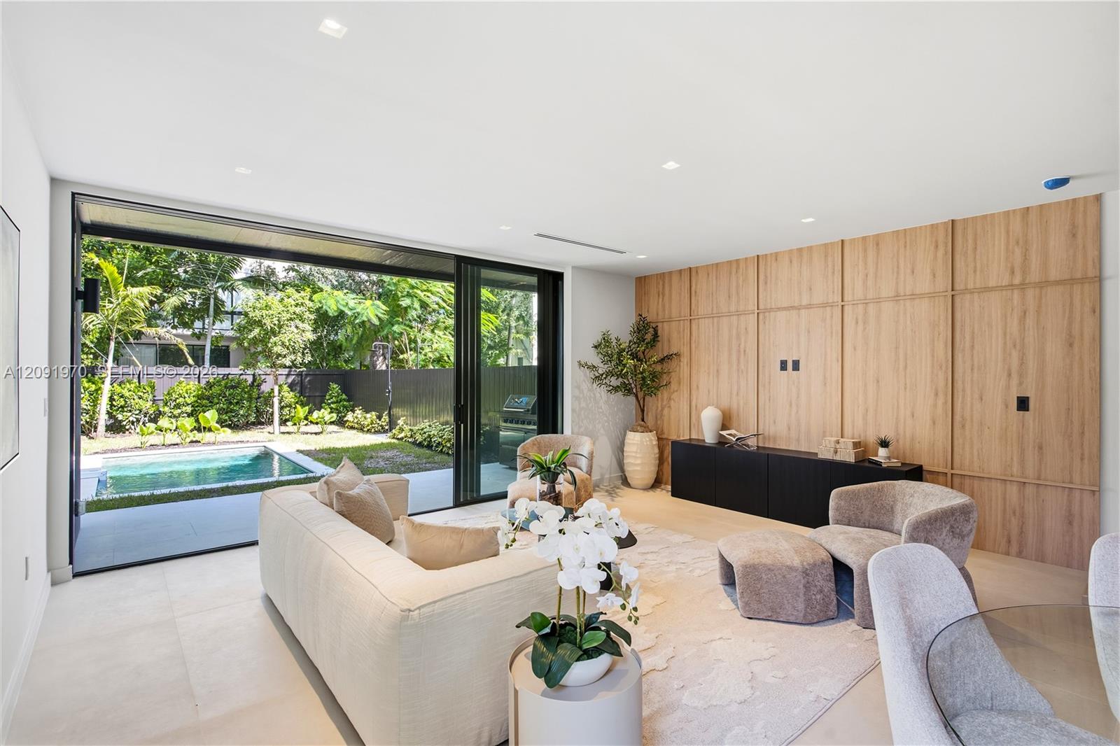 1017 SW 13th Court