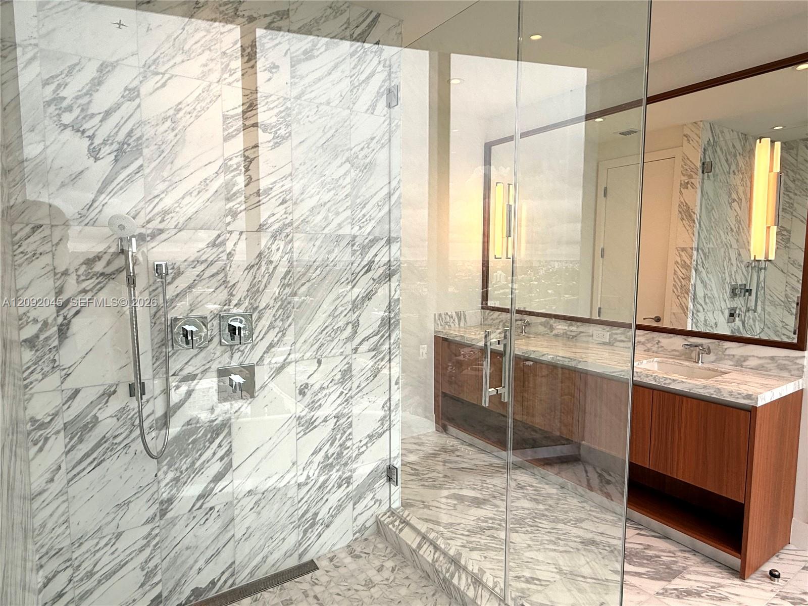 175 SE 25th Road gallery image #27