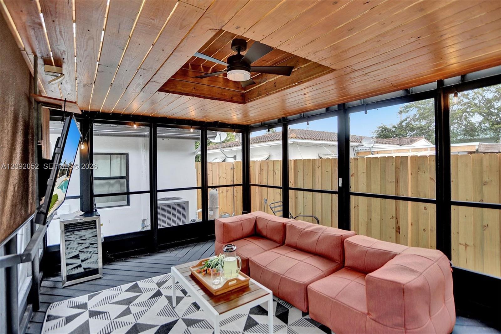 332 NW 45th Street gallery image #23