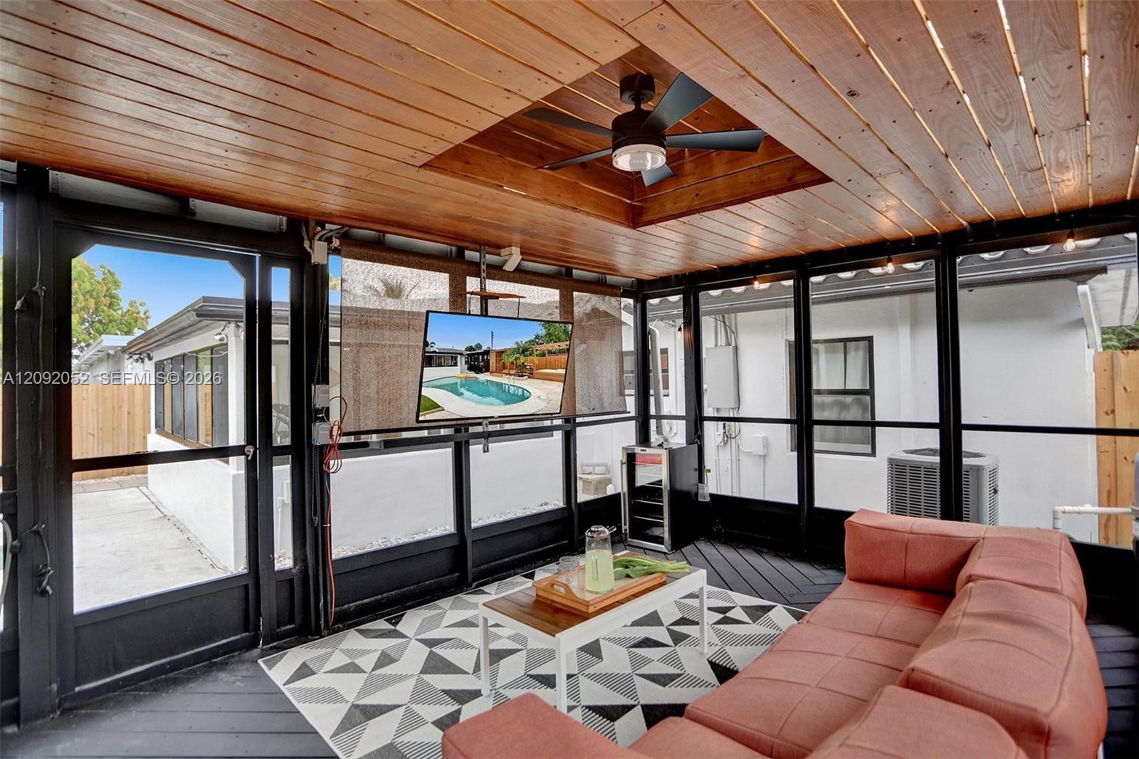 332 NW 45th Street gallery image #24