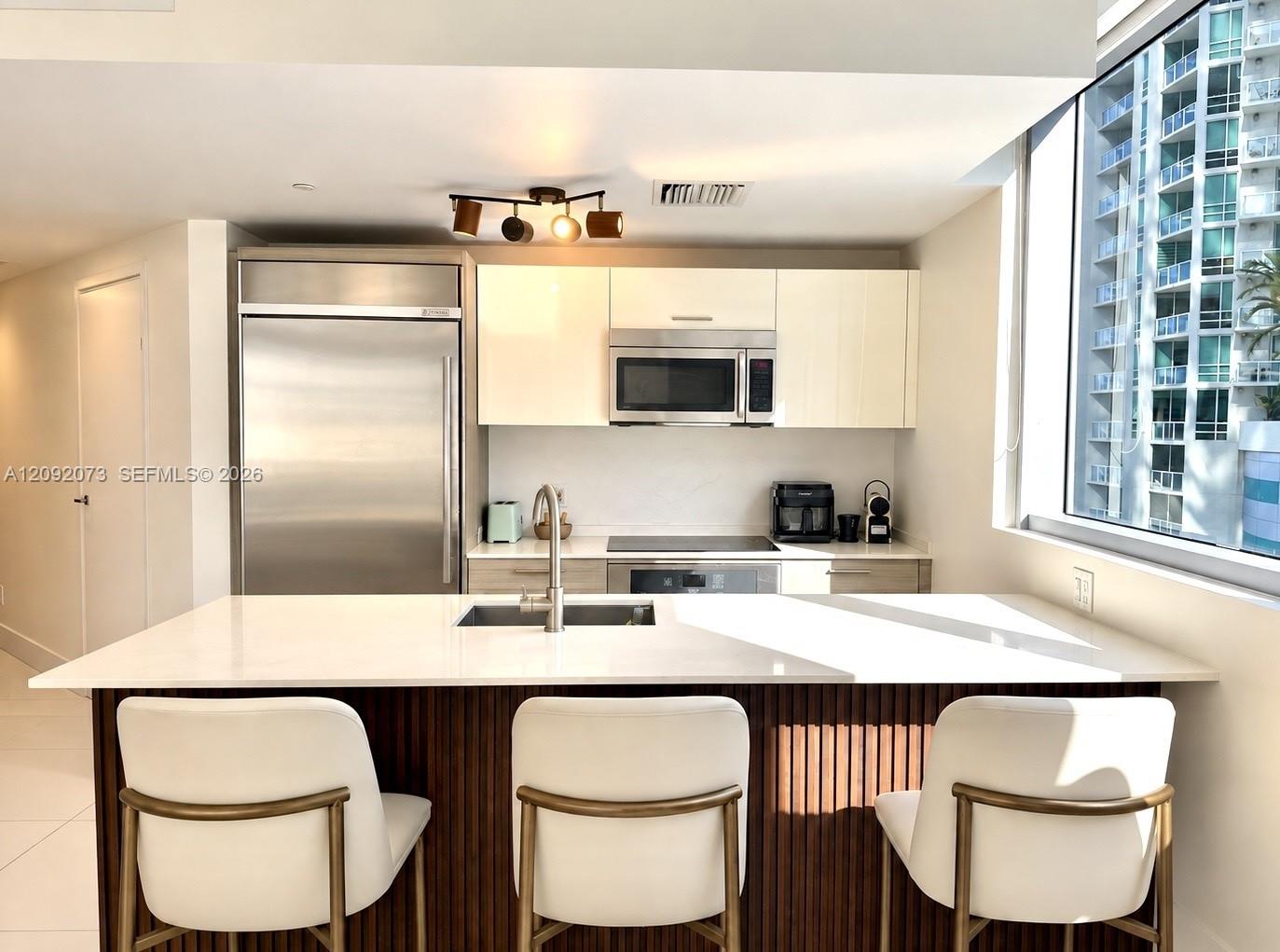 1300 Brickell Bay Drive gallery image #14
