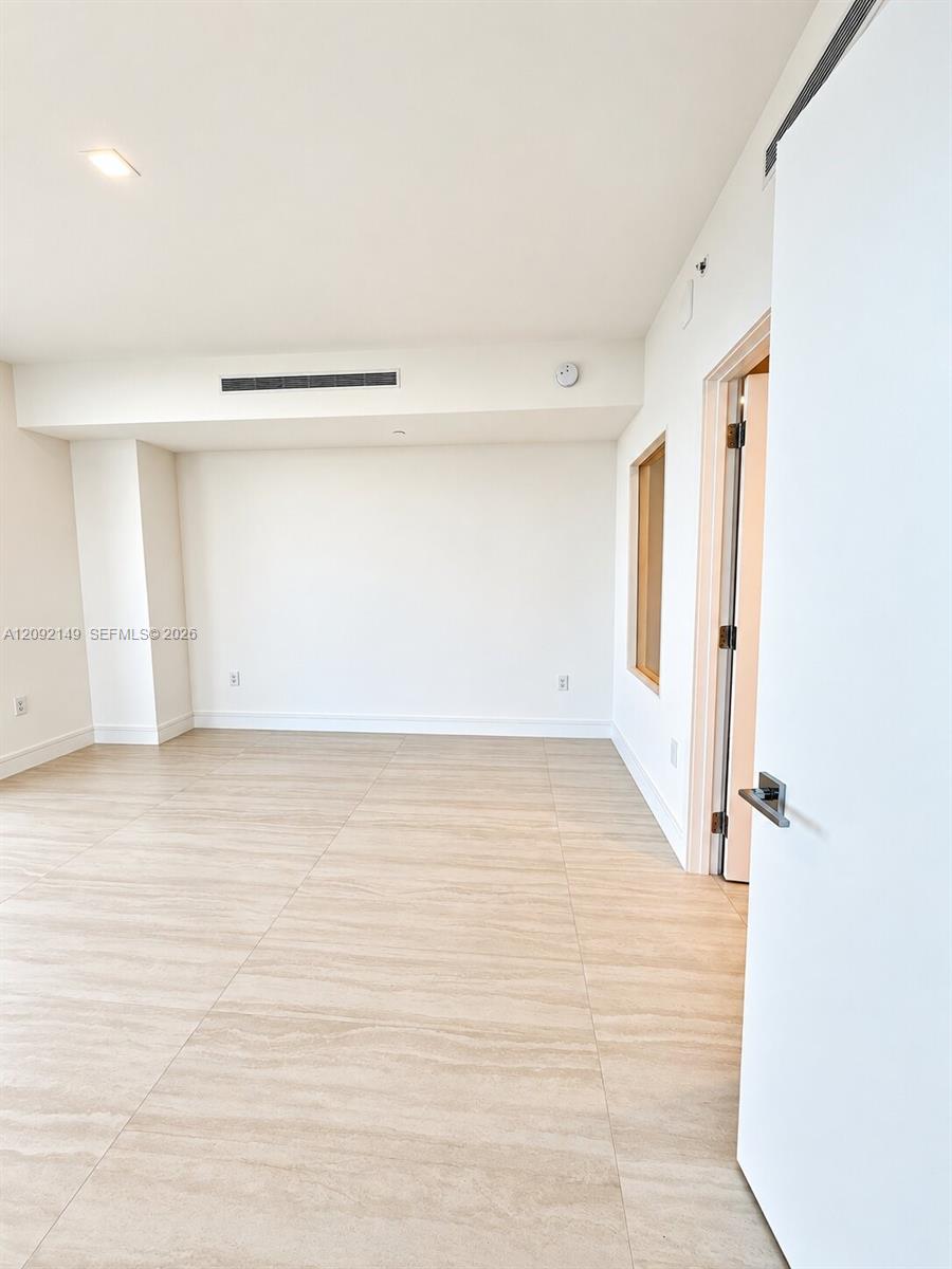 2411 Laguna Circle