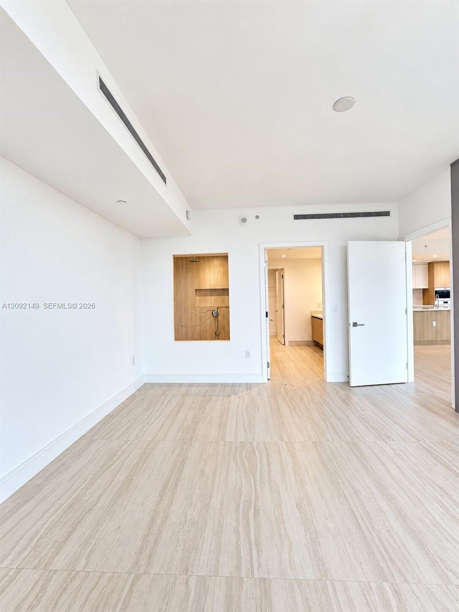 2411 Laguna Circle