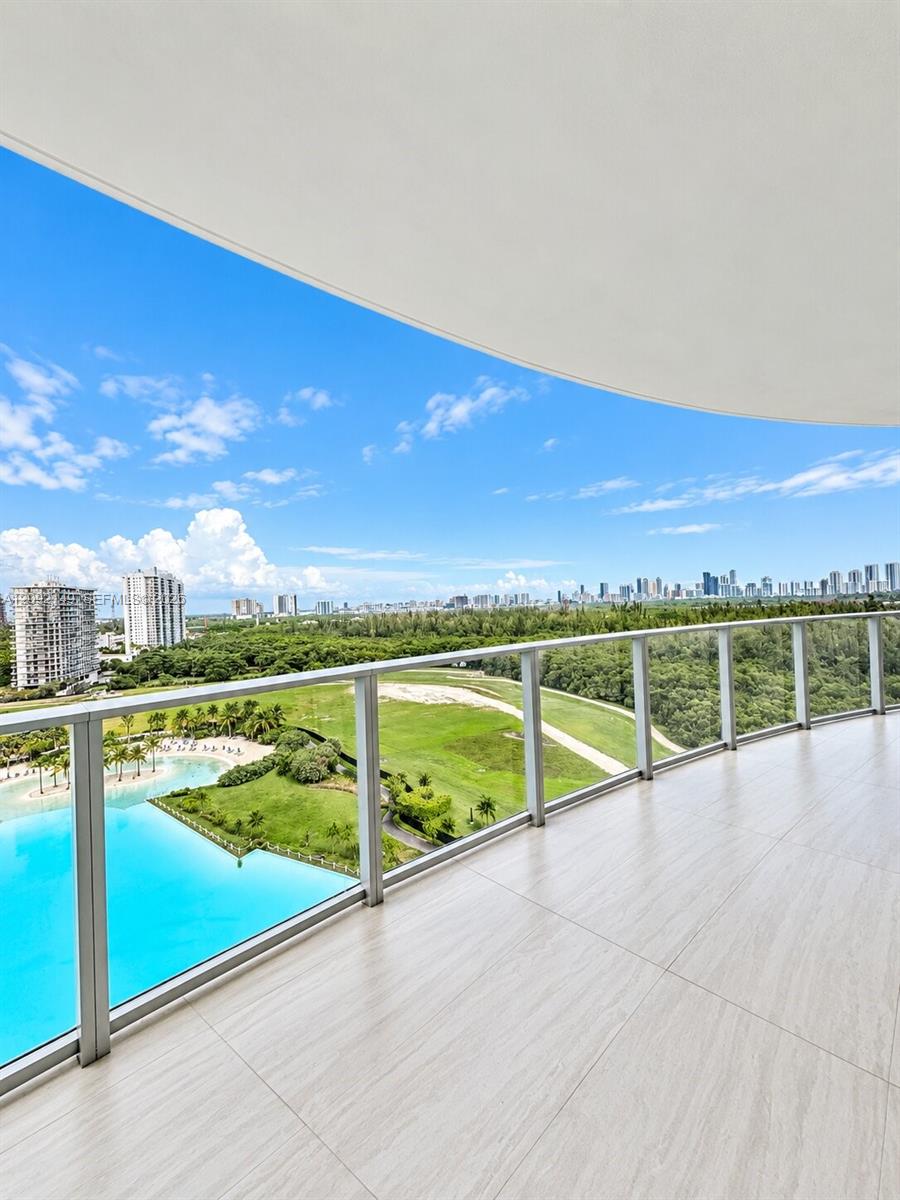 2411 Laguna Circle