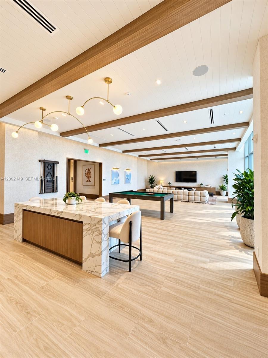2411 Laguna Circle