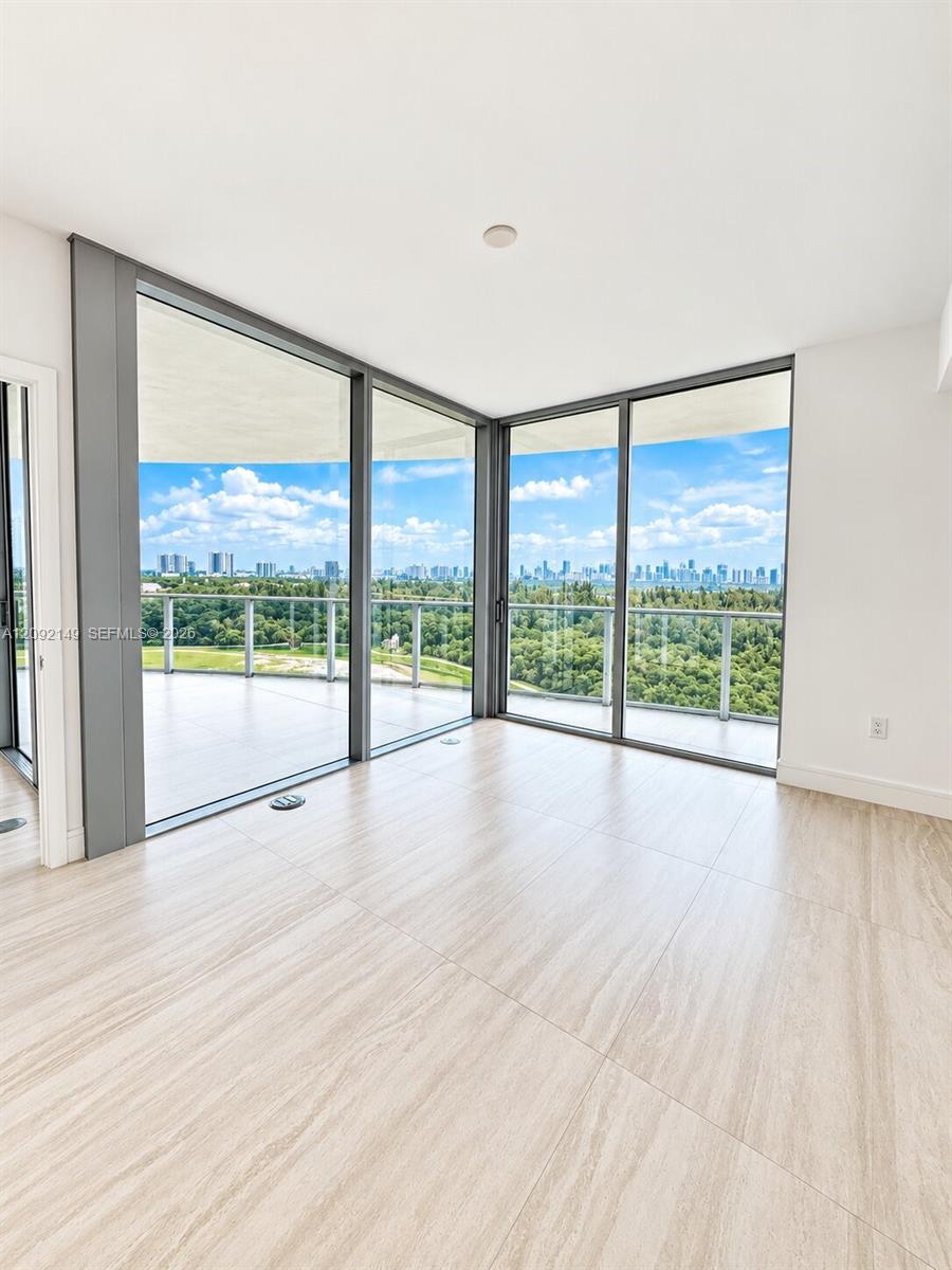 2411 Laguna Circle
