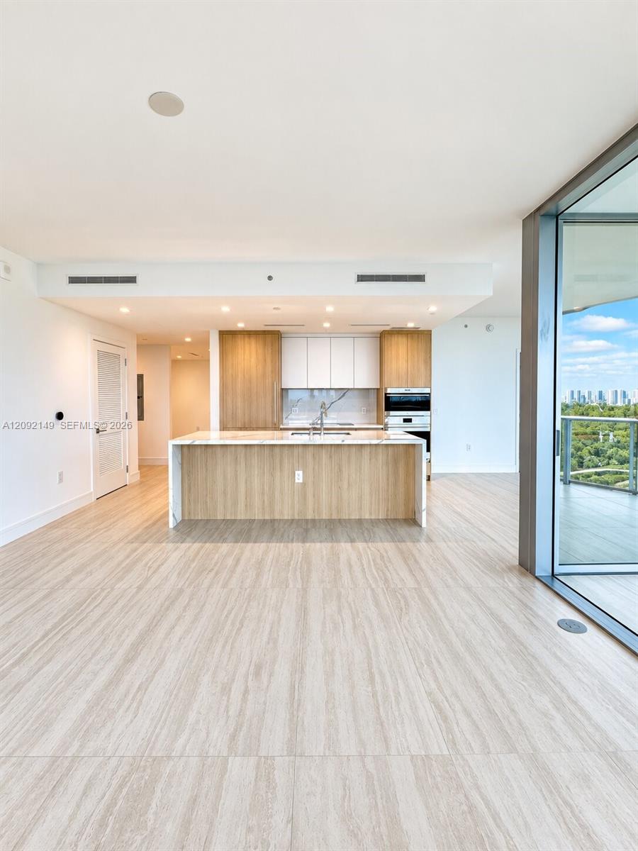 2411 Laguna Circle
