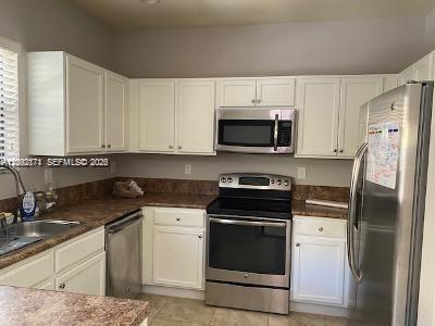 373 NE 37th Avenue