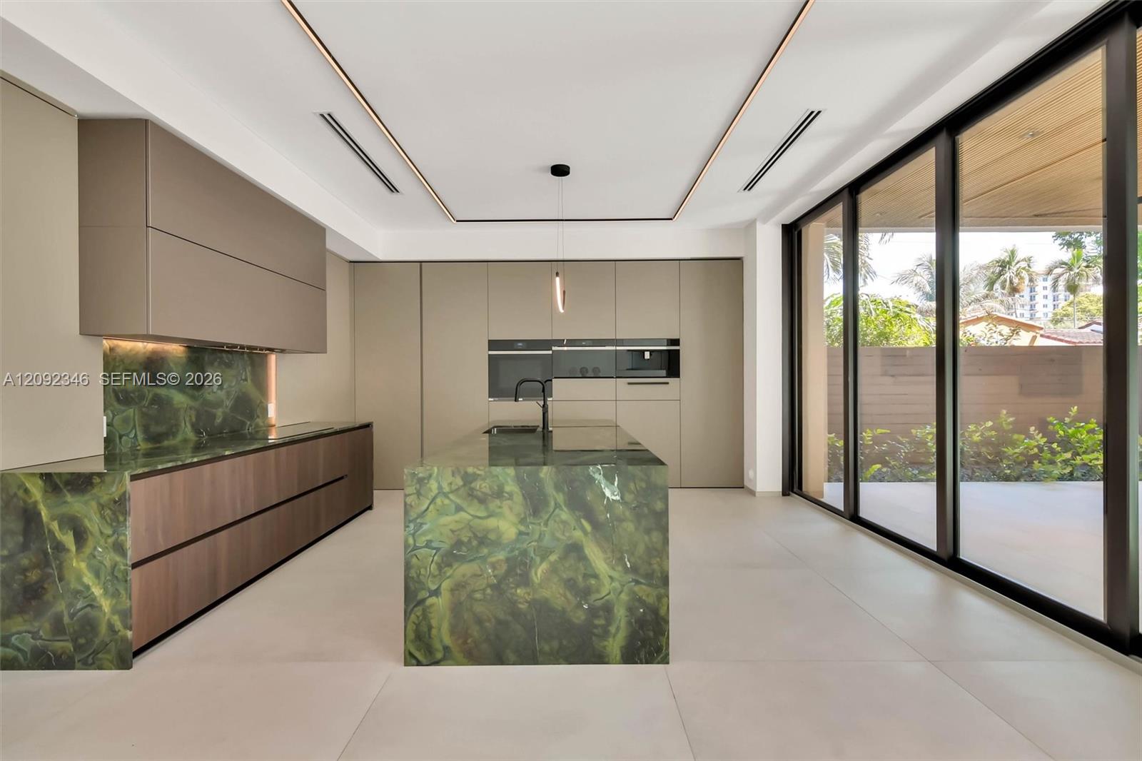 135 SW 29th Road gallery image #11
