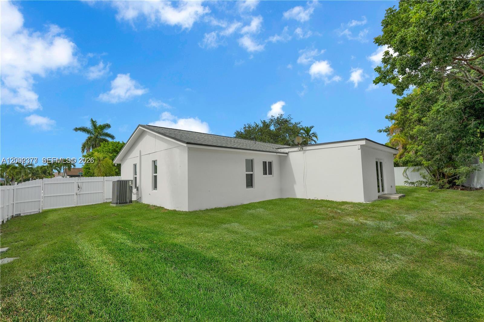11011 SW 162nd Terrace gallery image #4