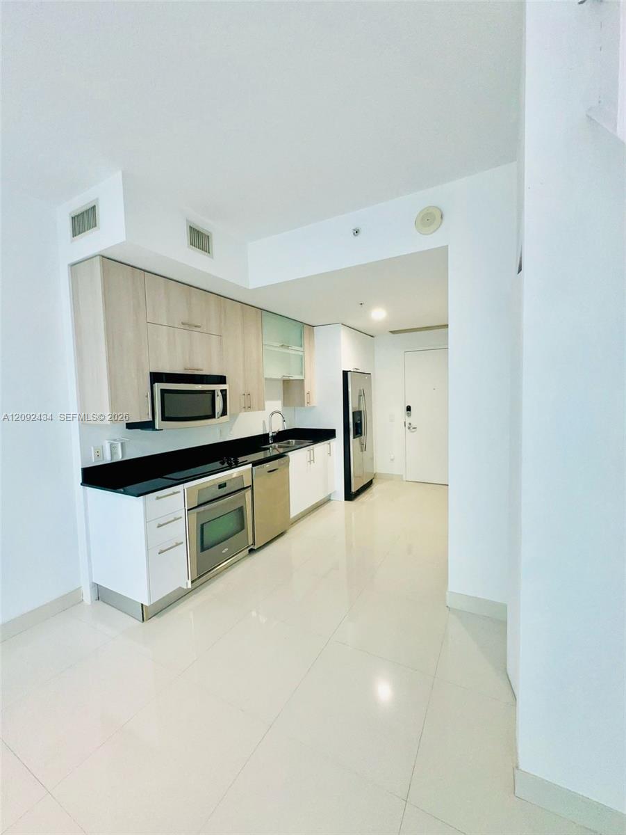 60 SW 13th Street gallery image #5