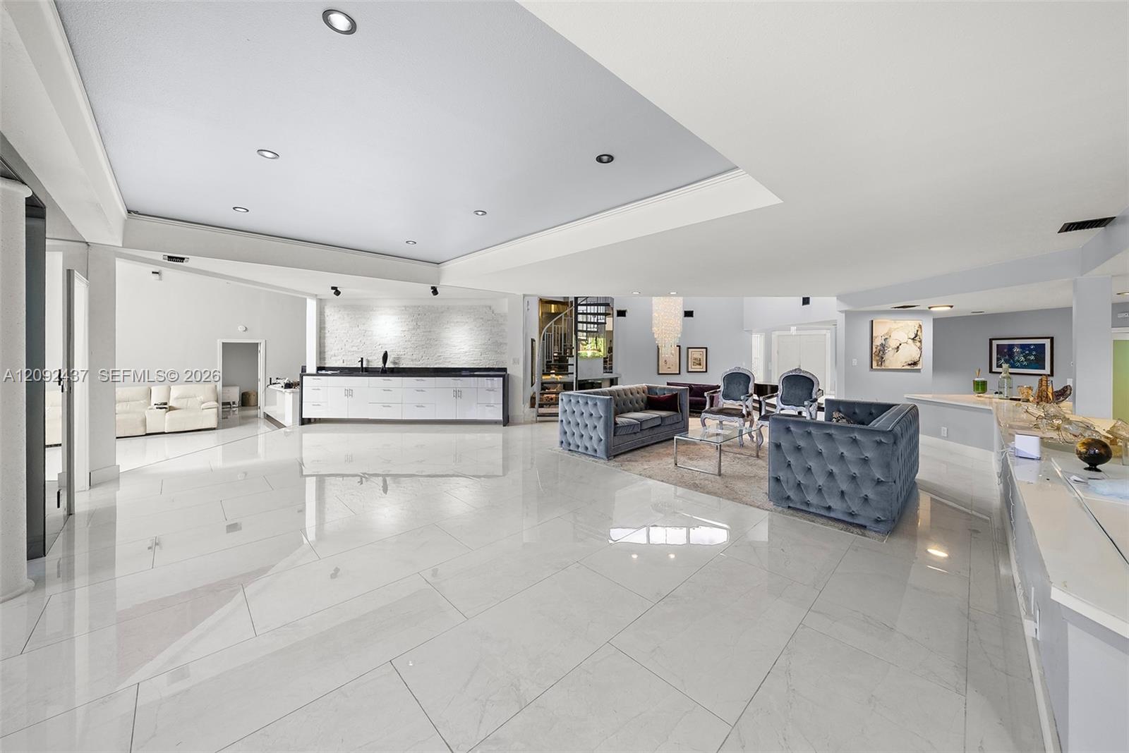507 Palm Drive