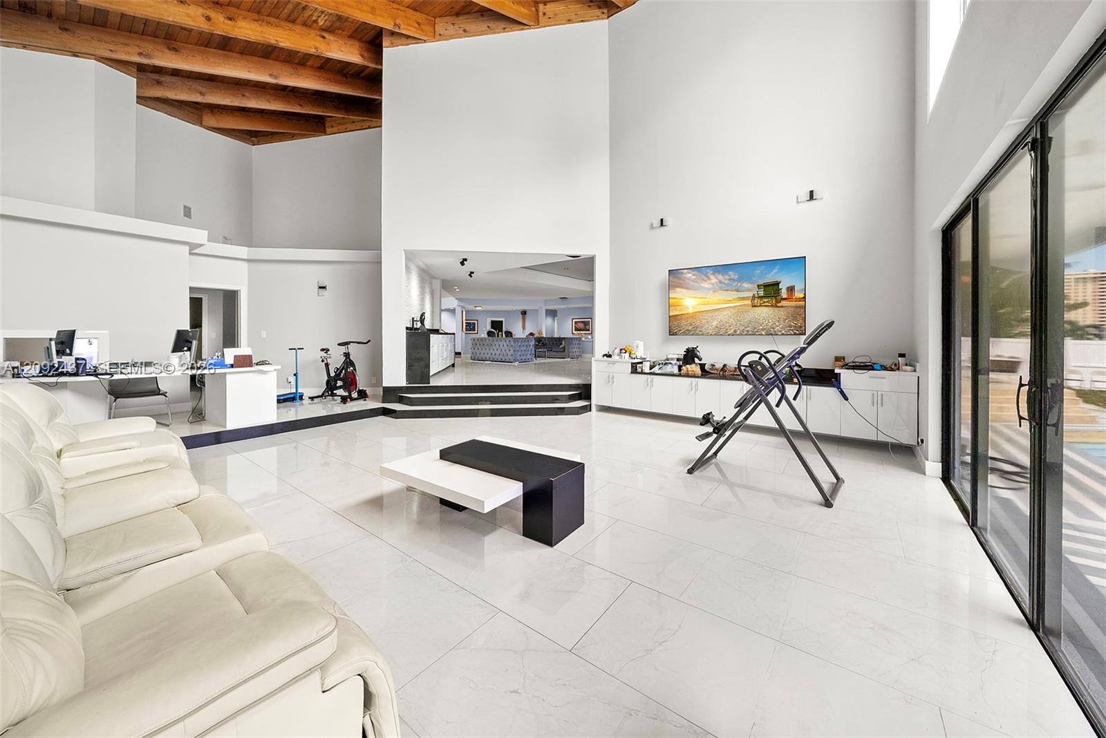 507 Palm Drive