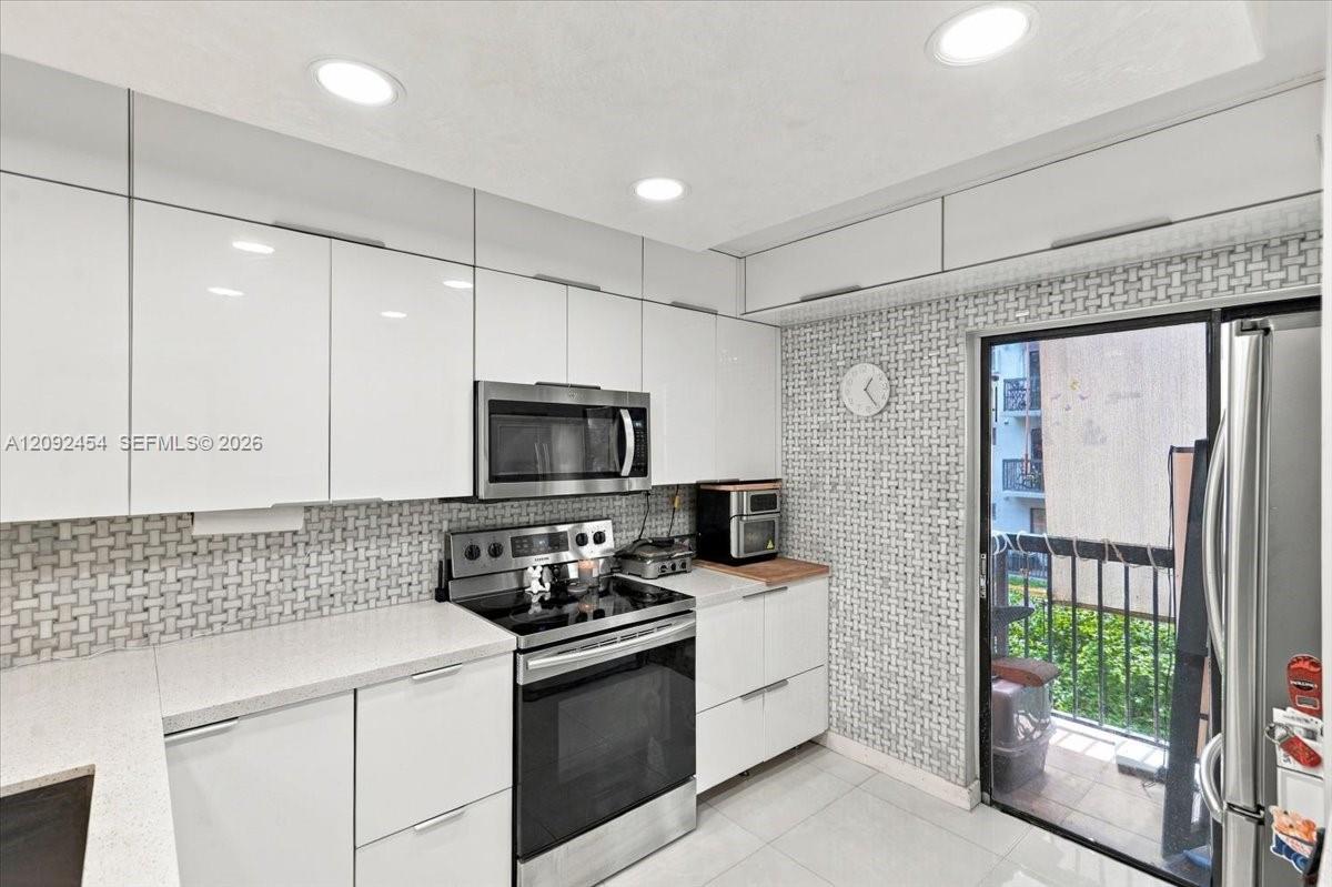 5350 W 21st Court