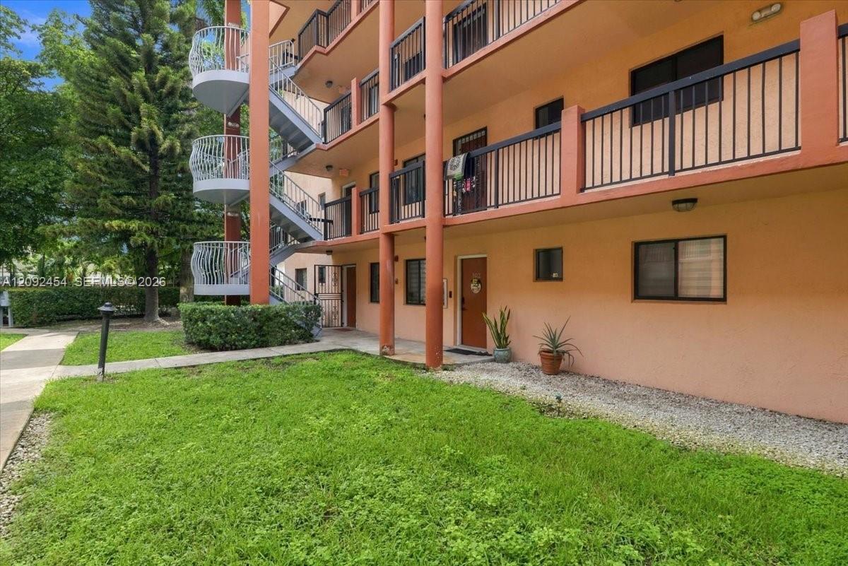5350 W 21st Court
