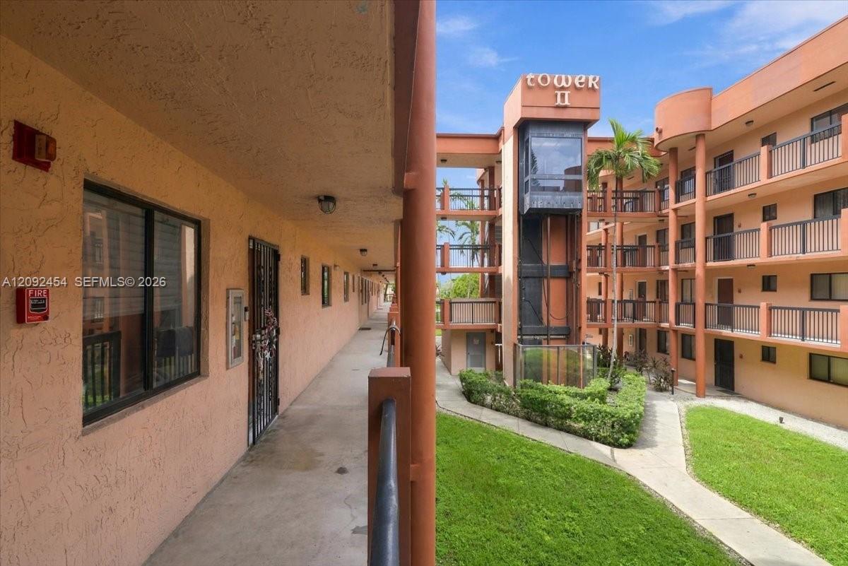 5350 W 21st Court