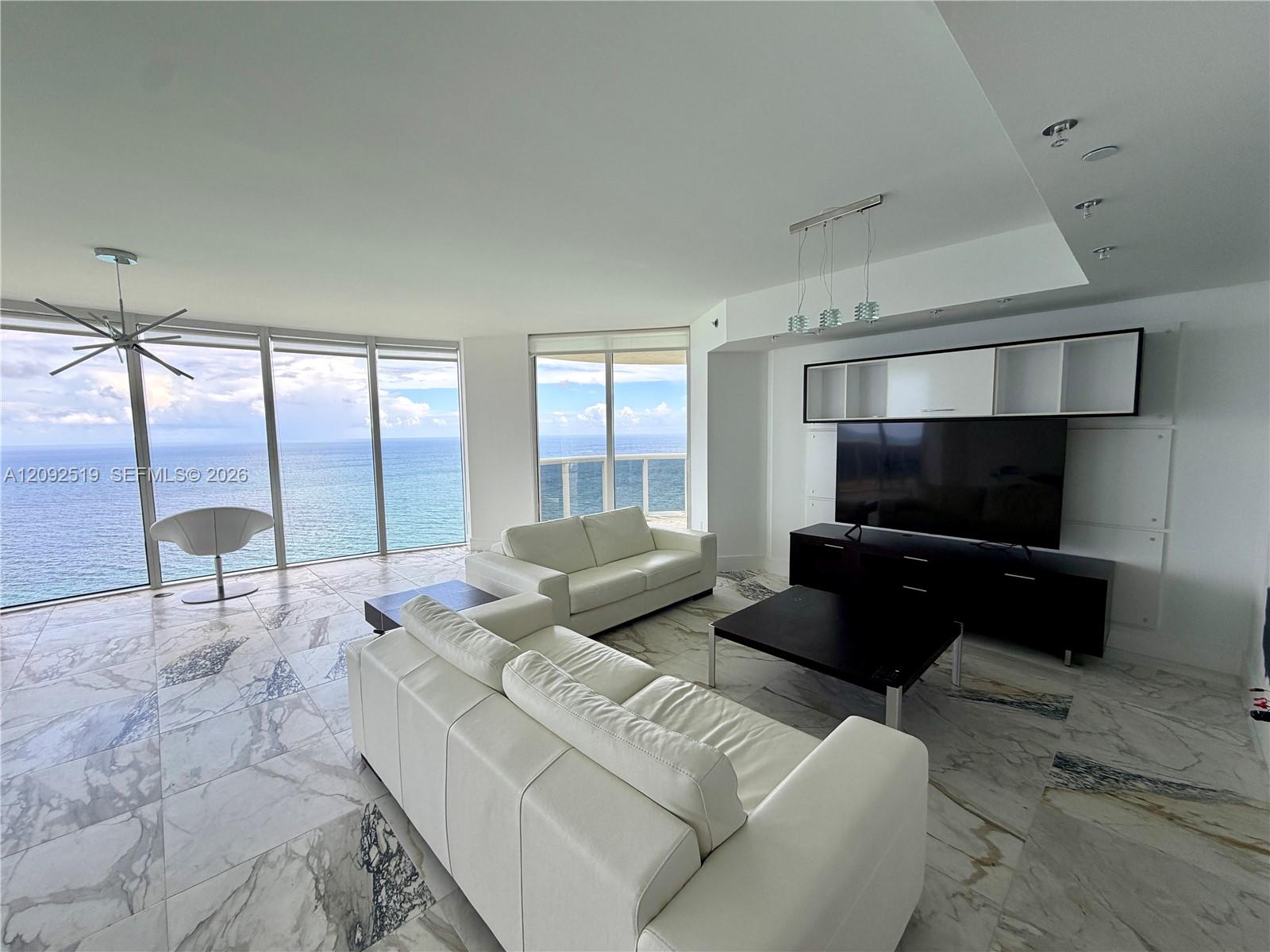 17201 Collins Avenue gallery image #35