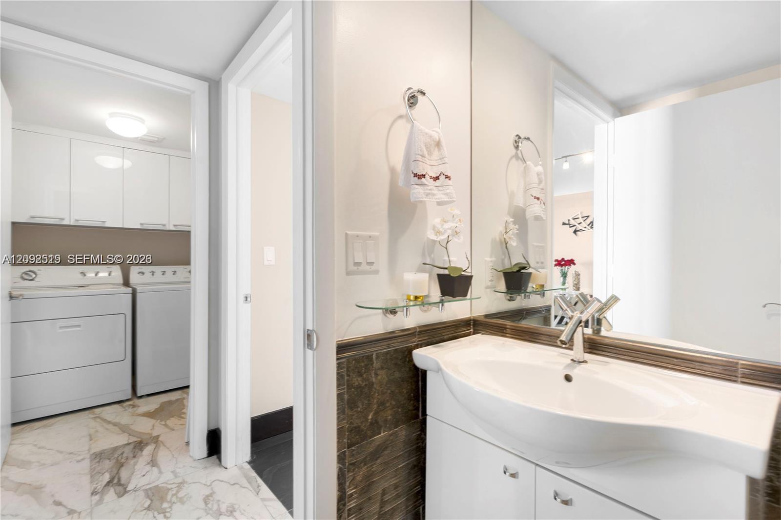 17201 Collins Avenue gallery image #42