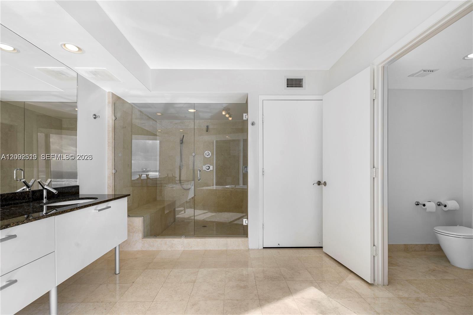 17201 Collins Avenue gallery image #48