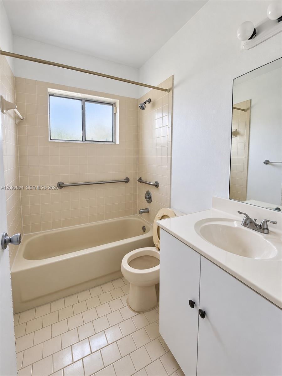 14440 SW 145th Place gallery image #17