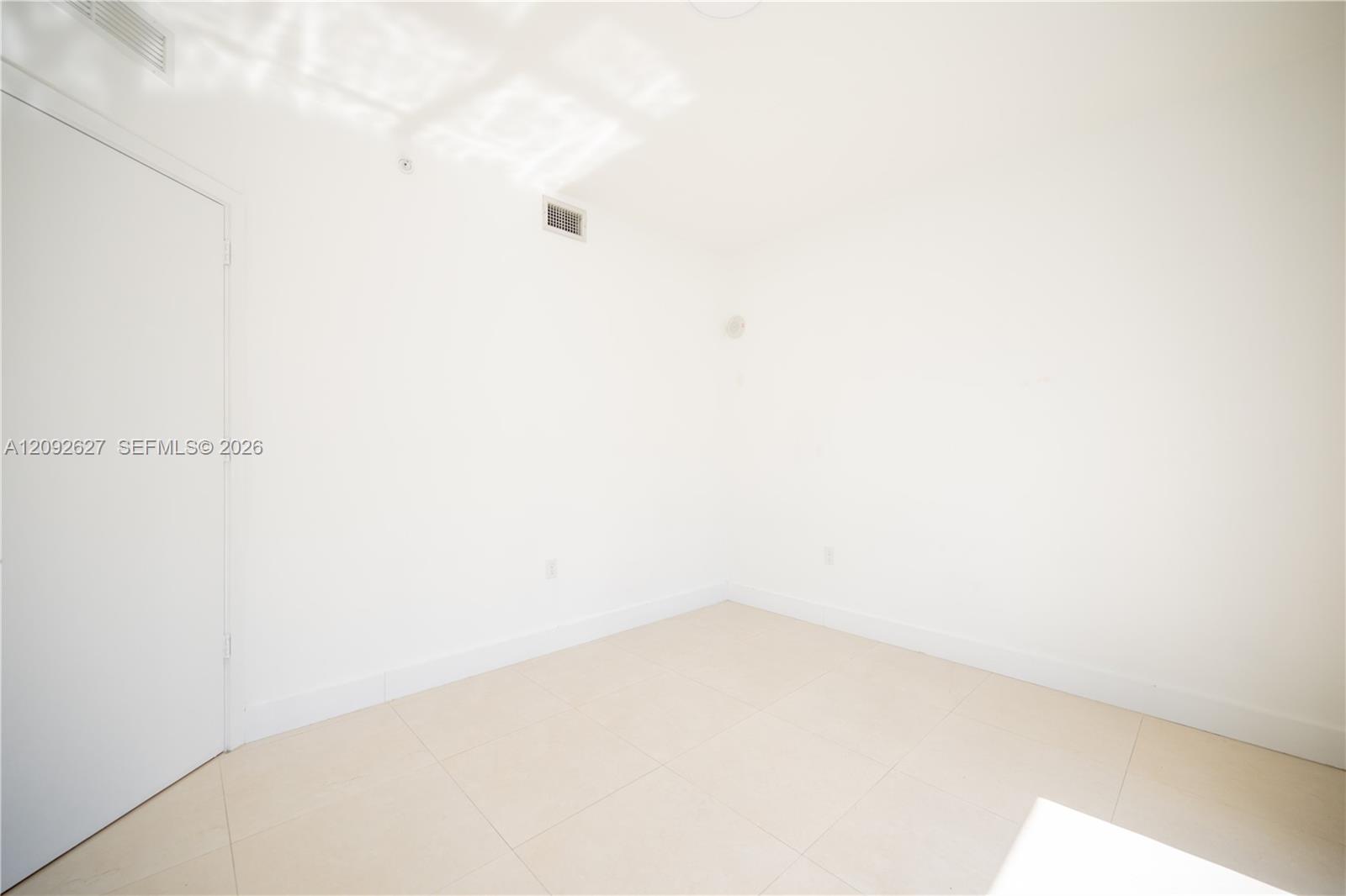 201 SW 17th Road gallery image #12