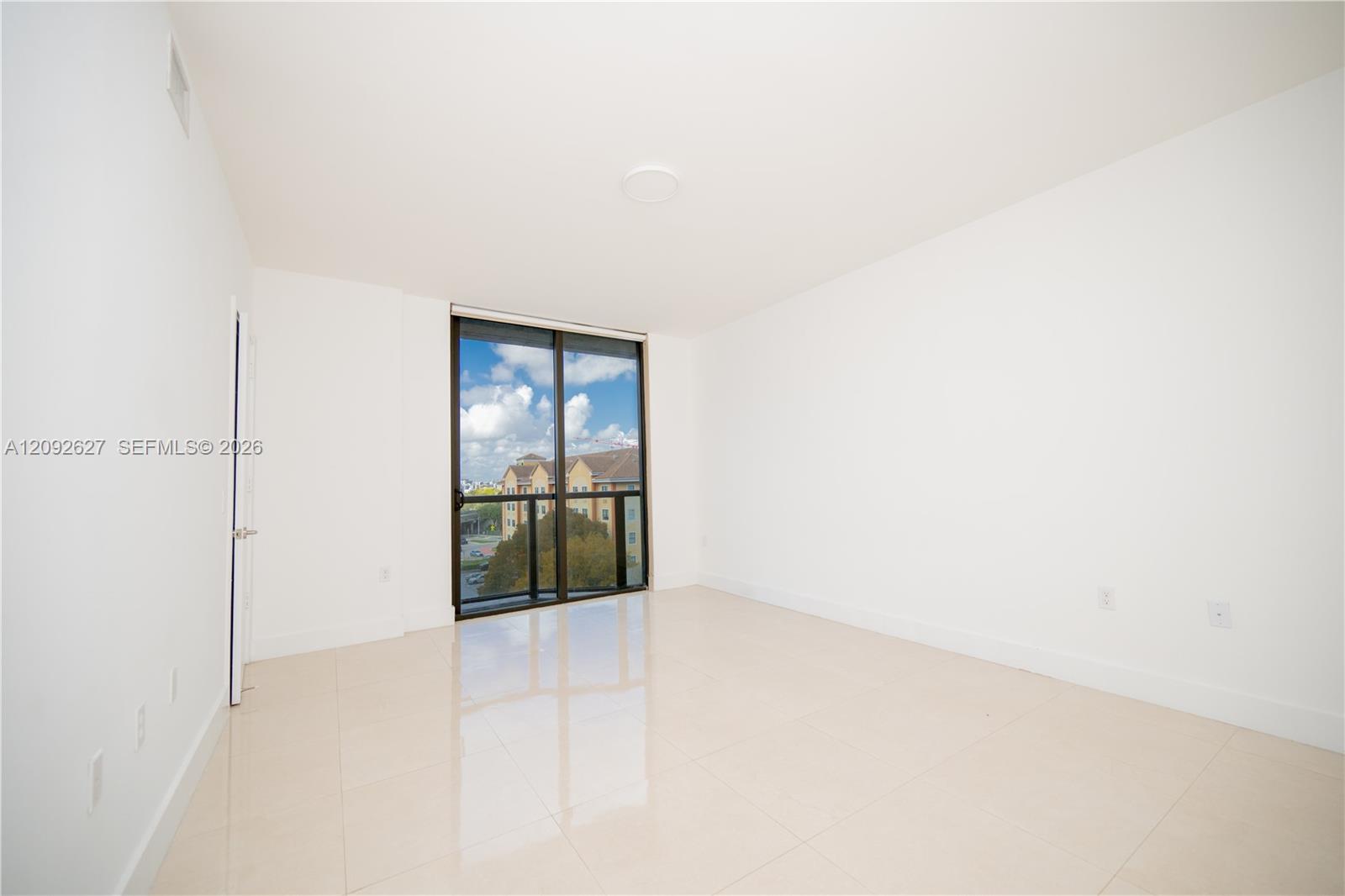 201 SW 17th Road gallery image #14