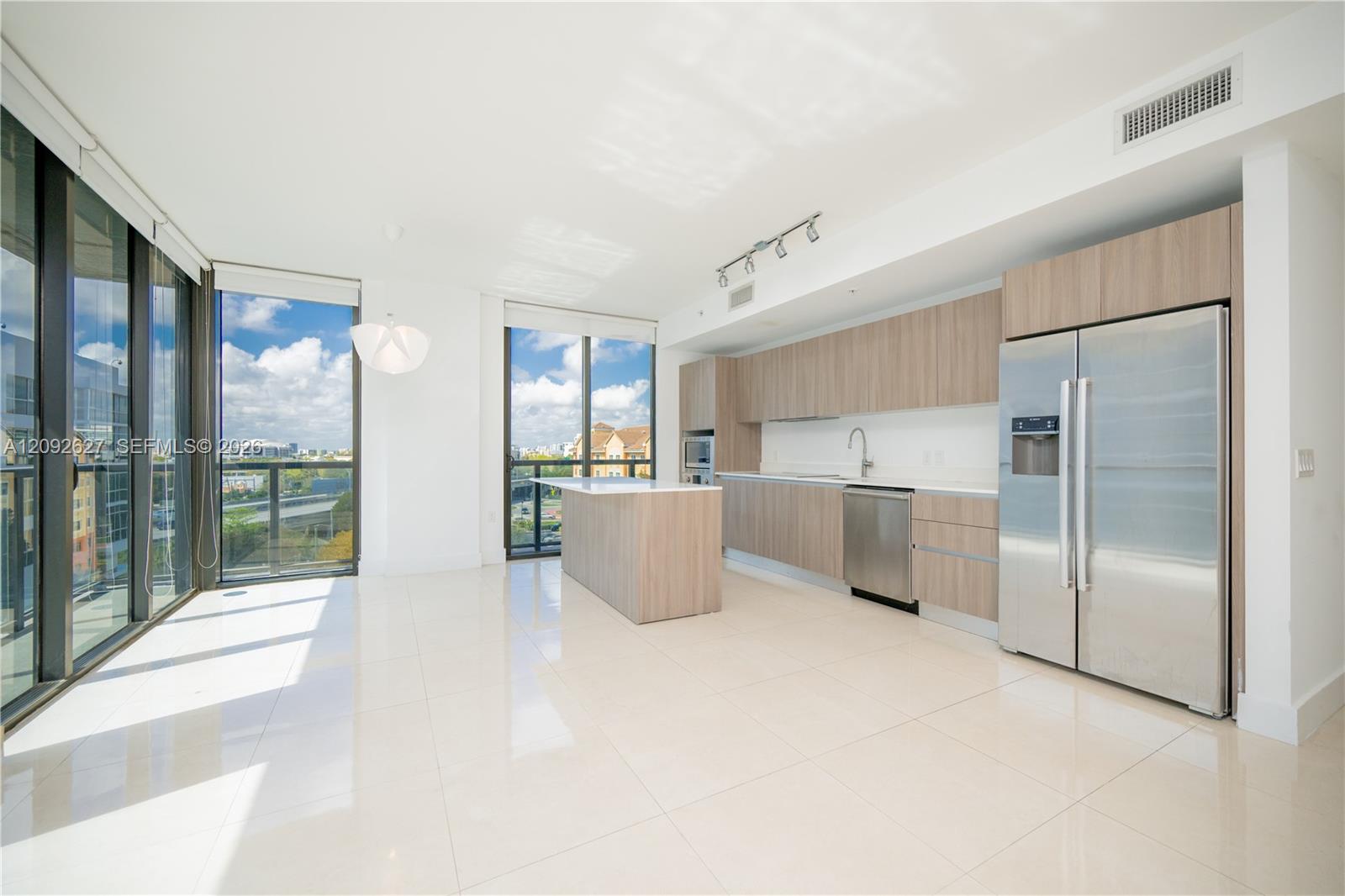 201 SW 17th Road gallery image #2