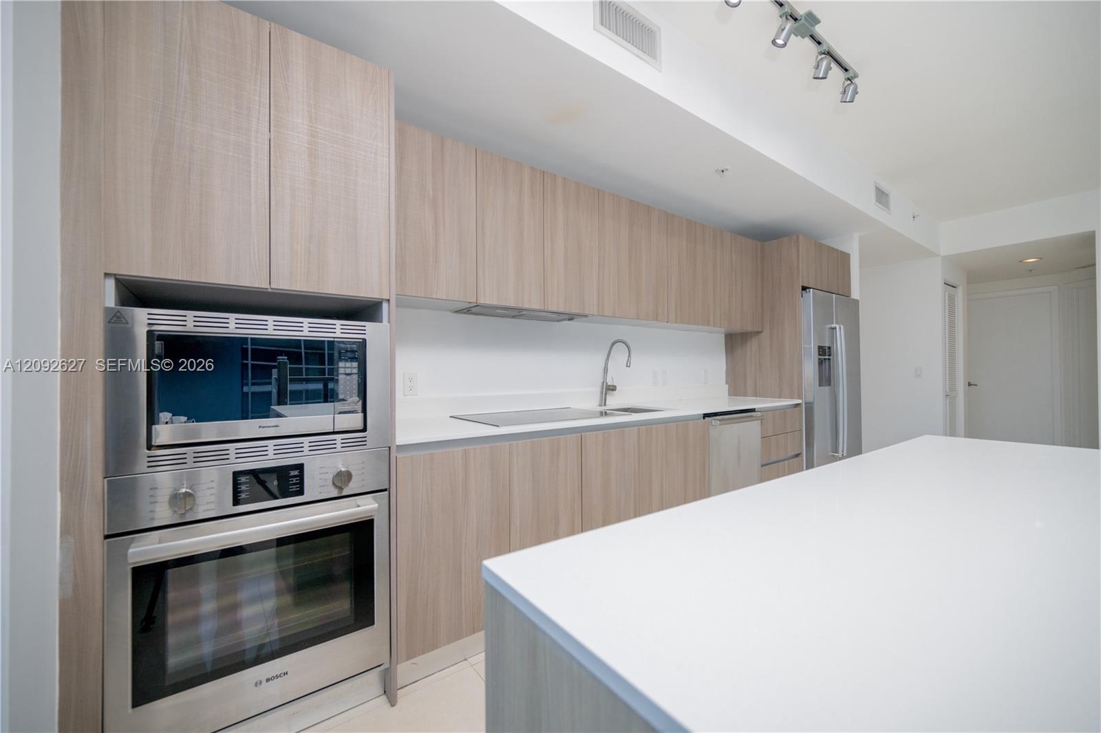 201 SW 17th Road gallery image #3