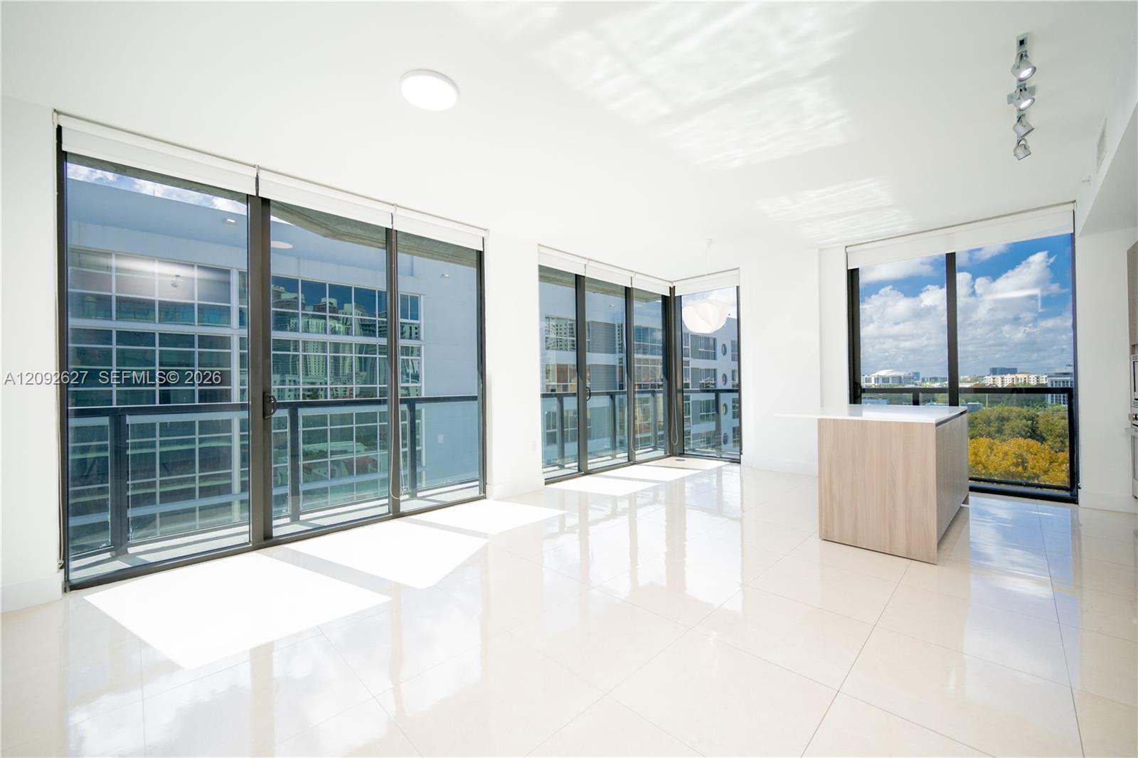 201 SW 17th Road gallery image #4