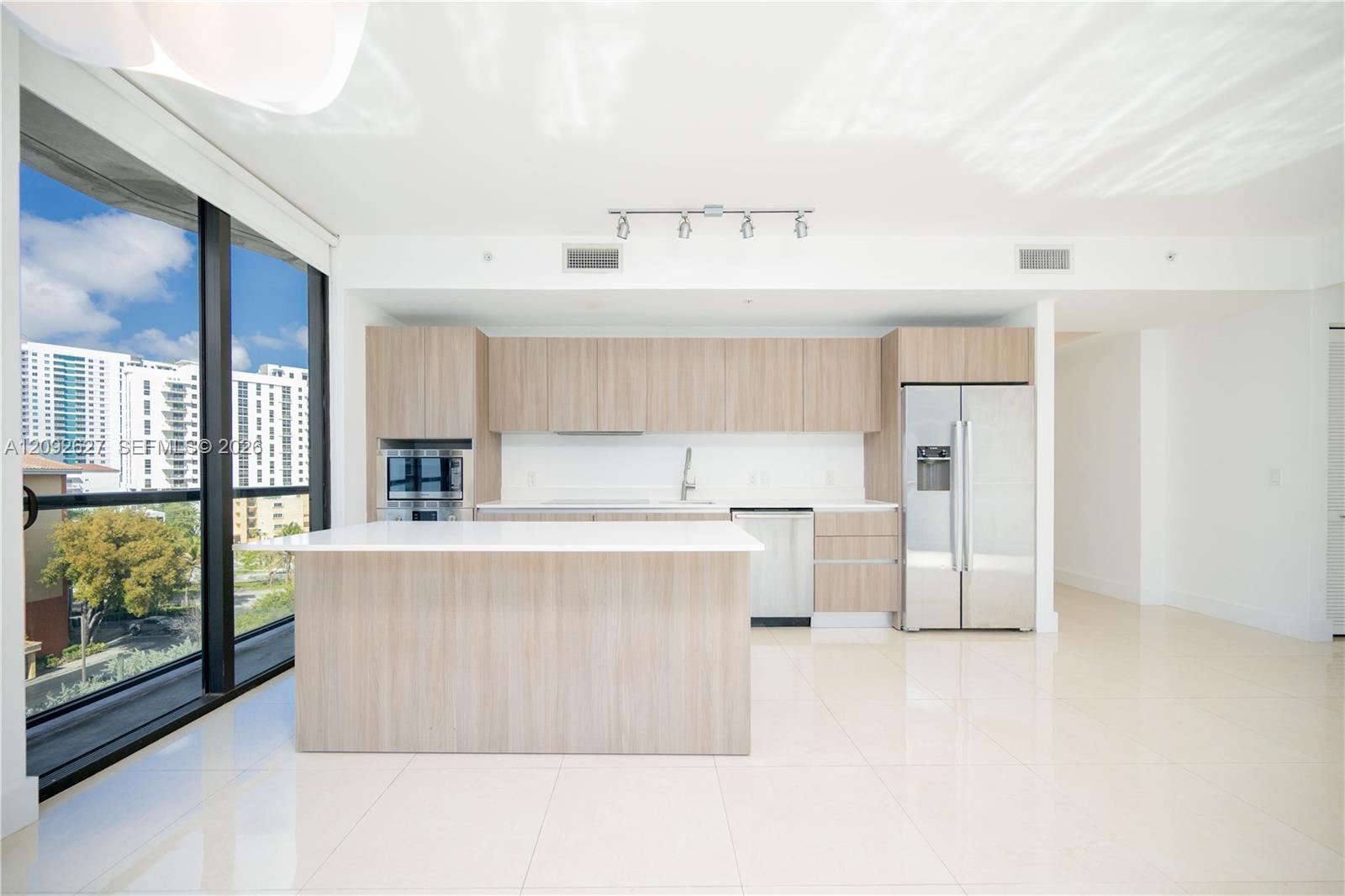 201 SW 17th Road gallery image #5