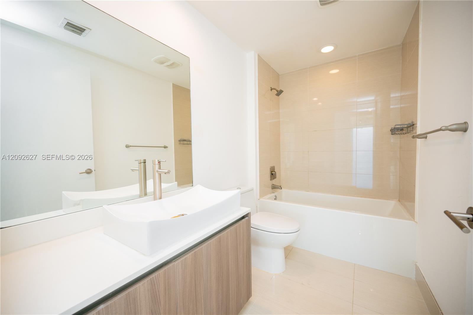 201 SW 17th Road gallery image #7
