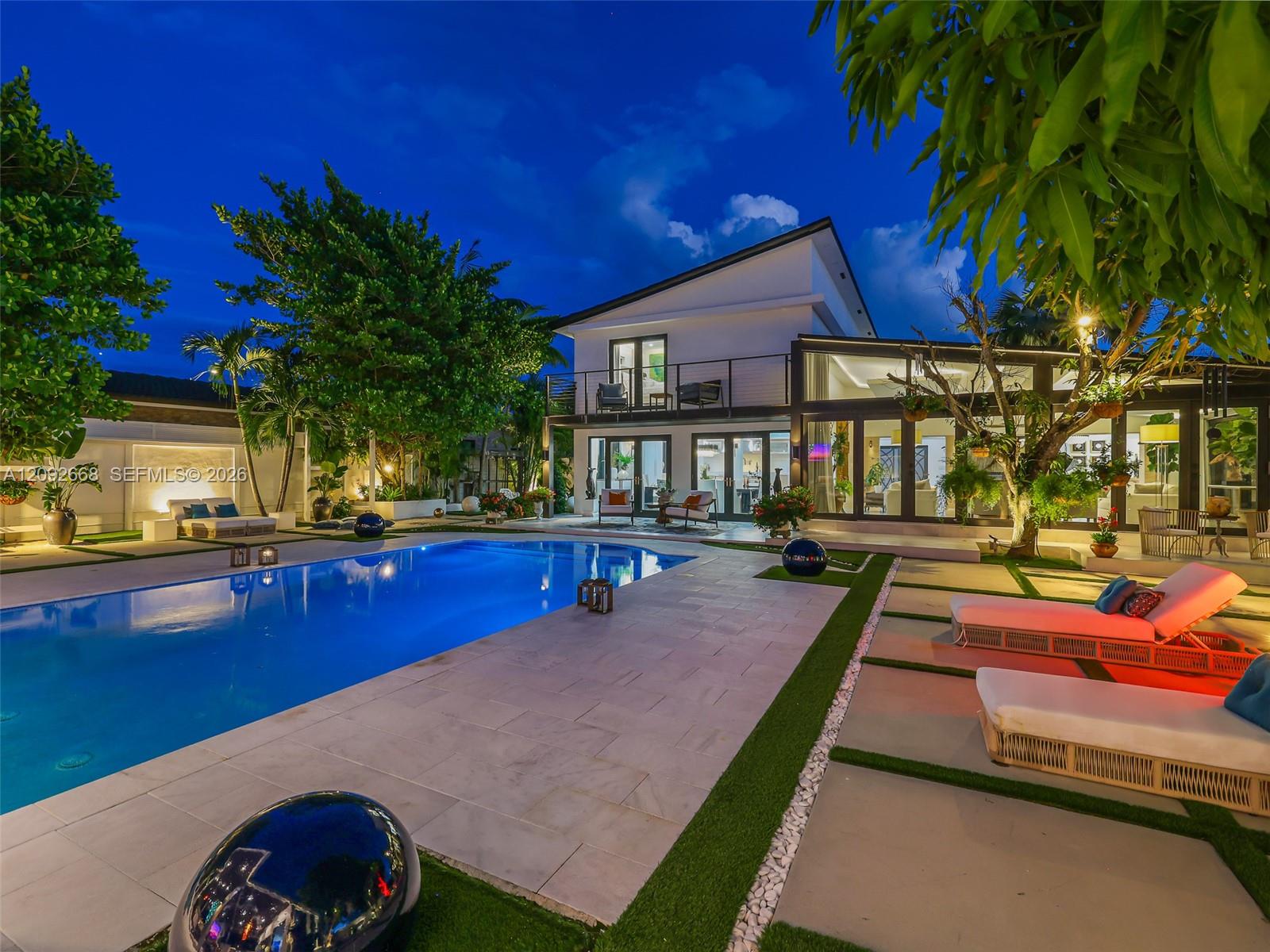 8761 SW 56th Street