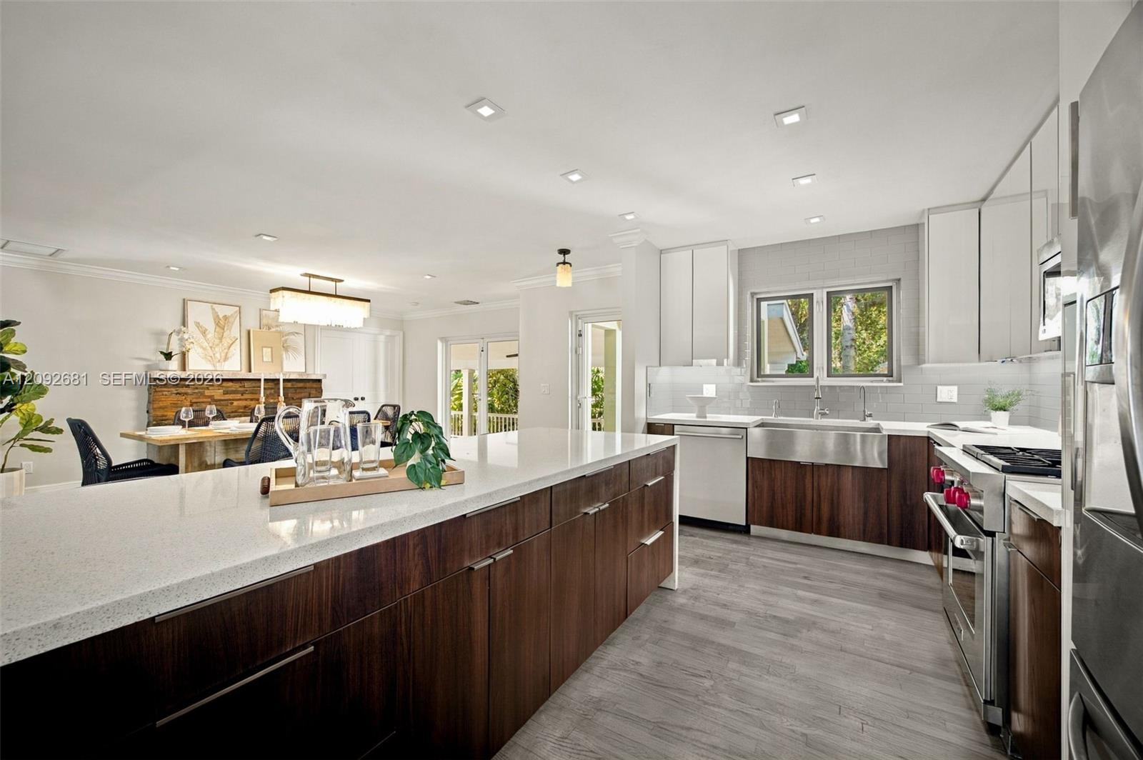 108 SE 17th Avenue gallery image #12