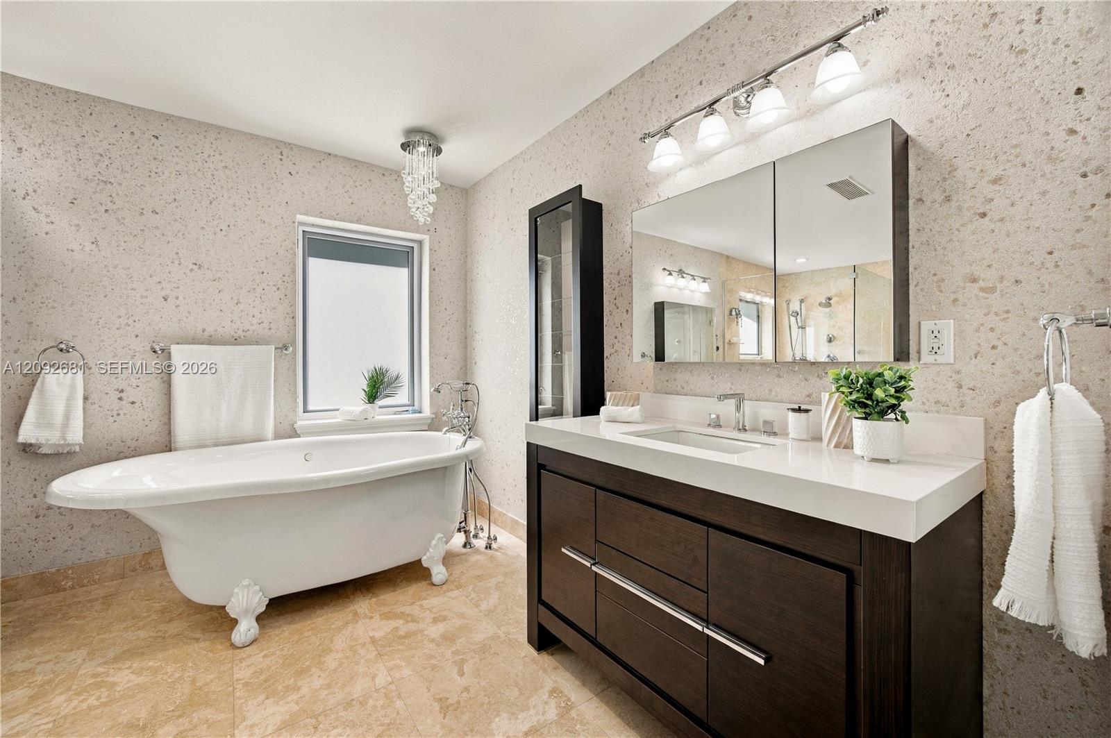 108 SE 17th Avenue gallery image #21