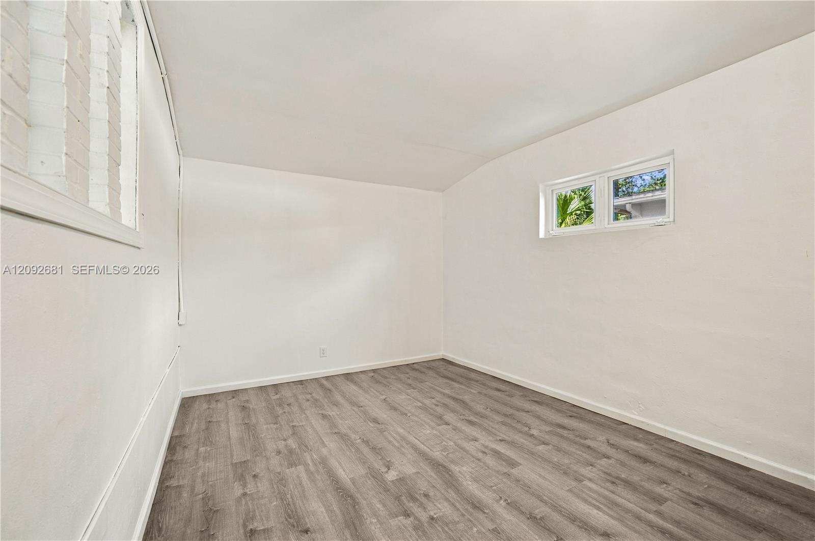 108 SE 17th Avenue gallery image #32