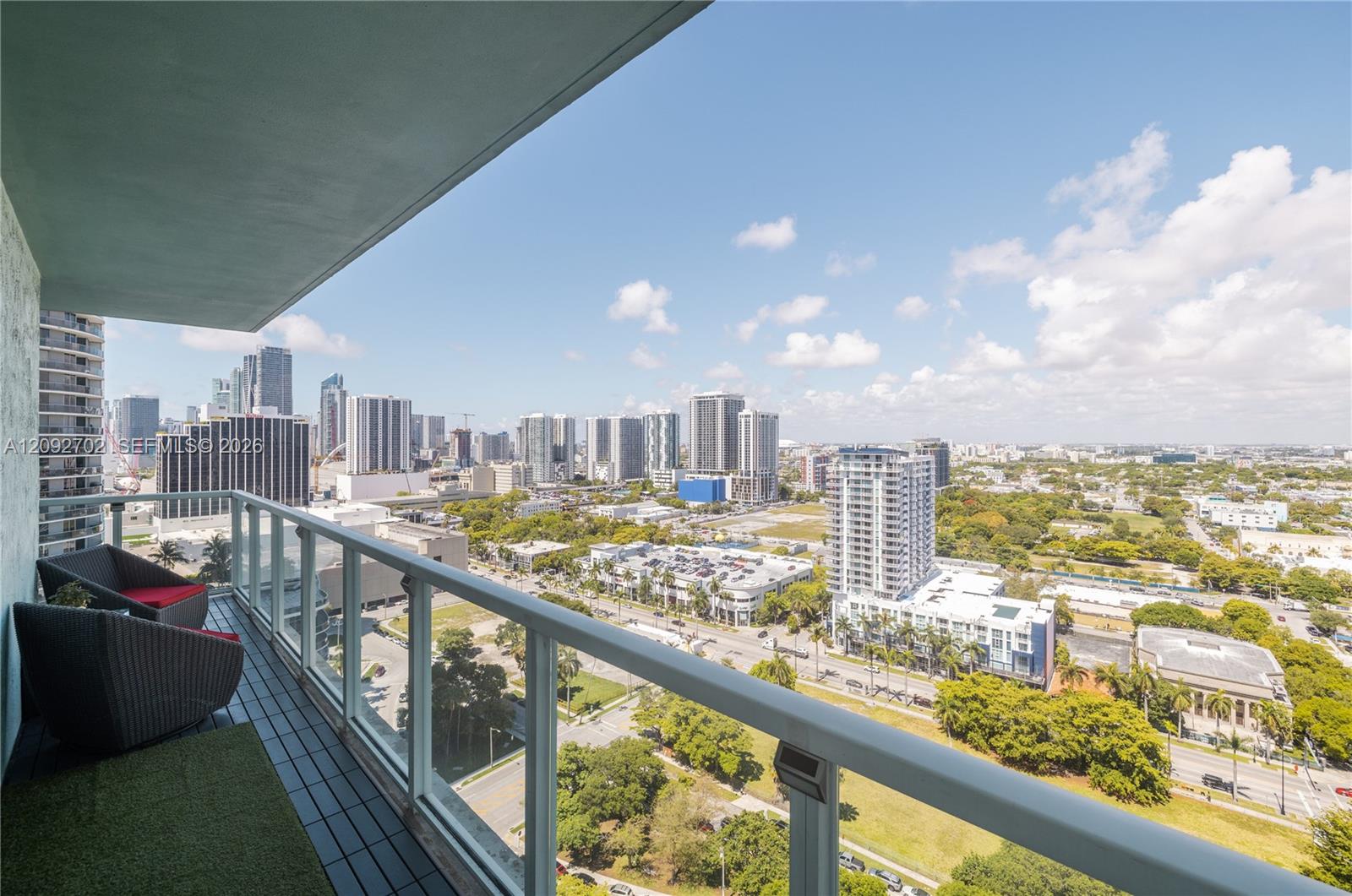 1900 N Bayshore Drive gallery image #15